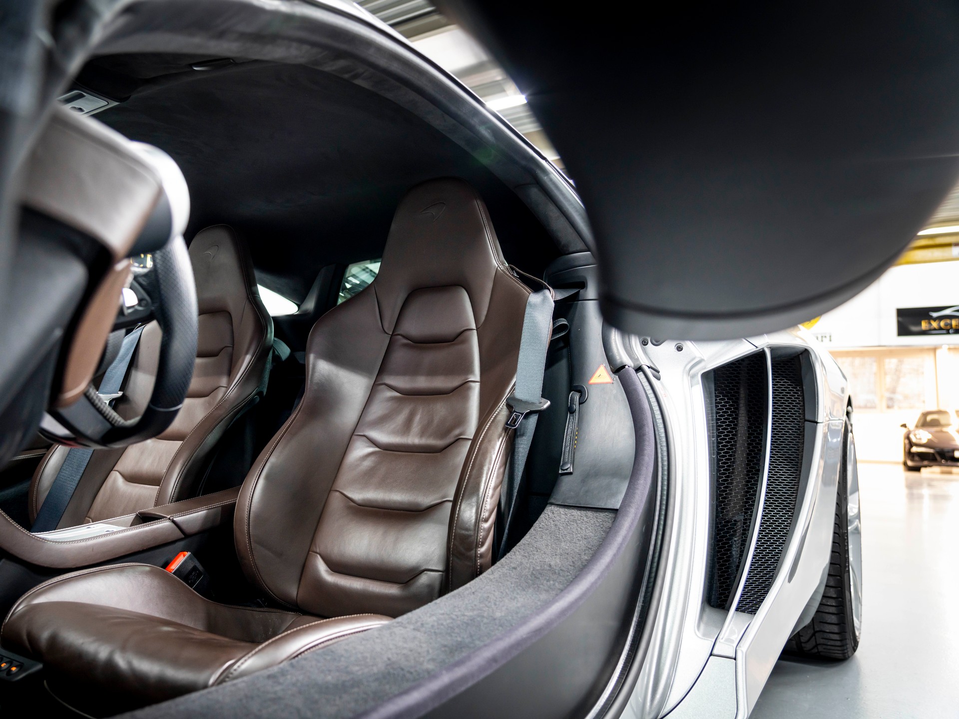 McLAREN MP4-12C Coupé 3.8 V8 SSG-image-27