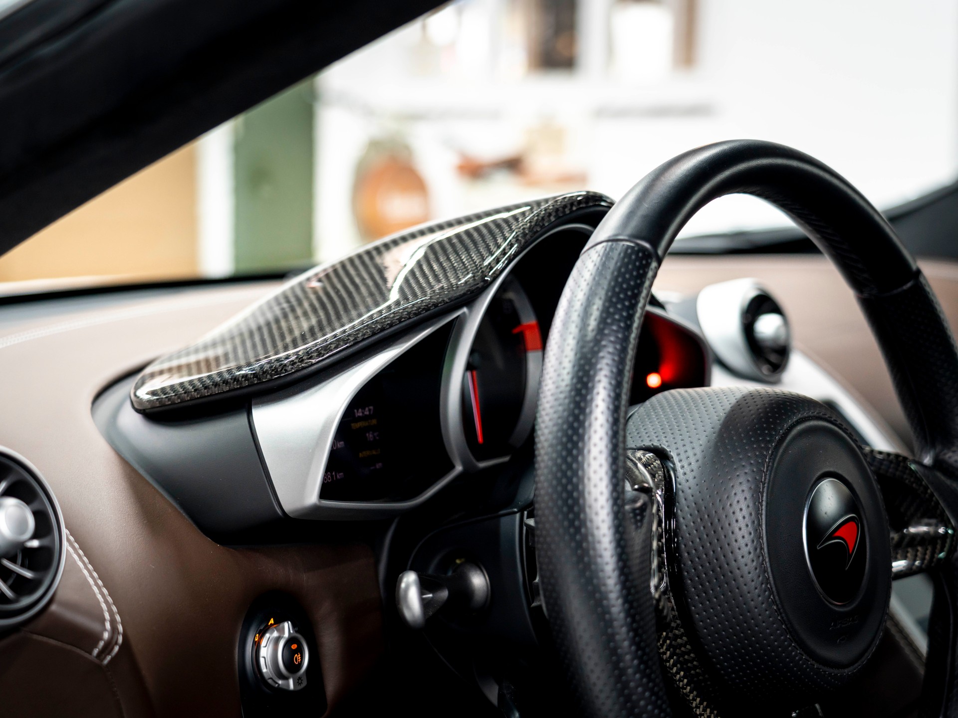 McLAREN MP4-12C Coupé 3.8 V8 SSG-image-23