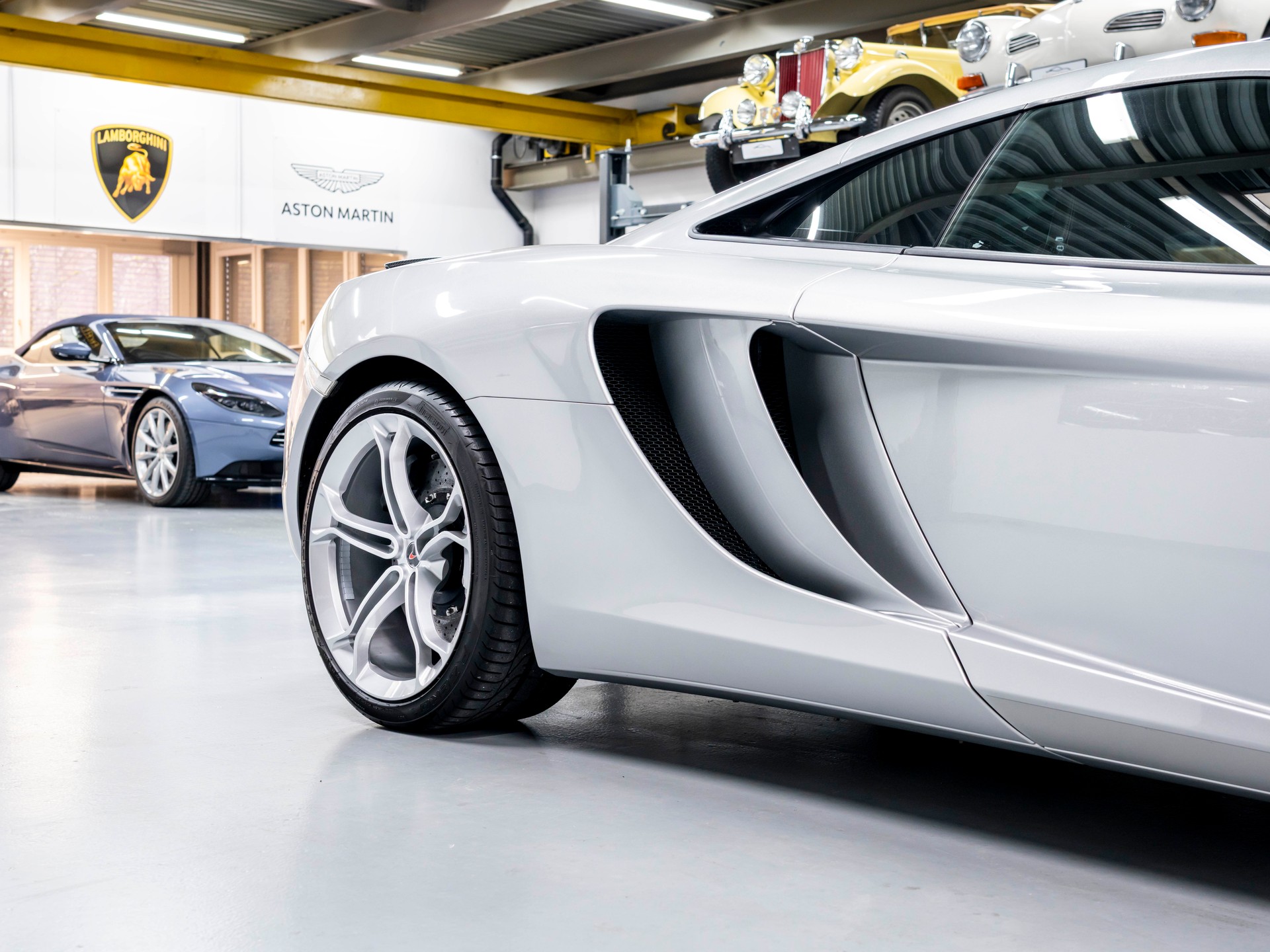McLAREN MP4-12C Coupé 3.8 V8 SSG-image-17