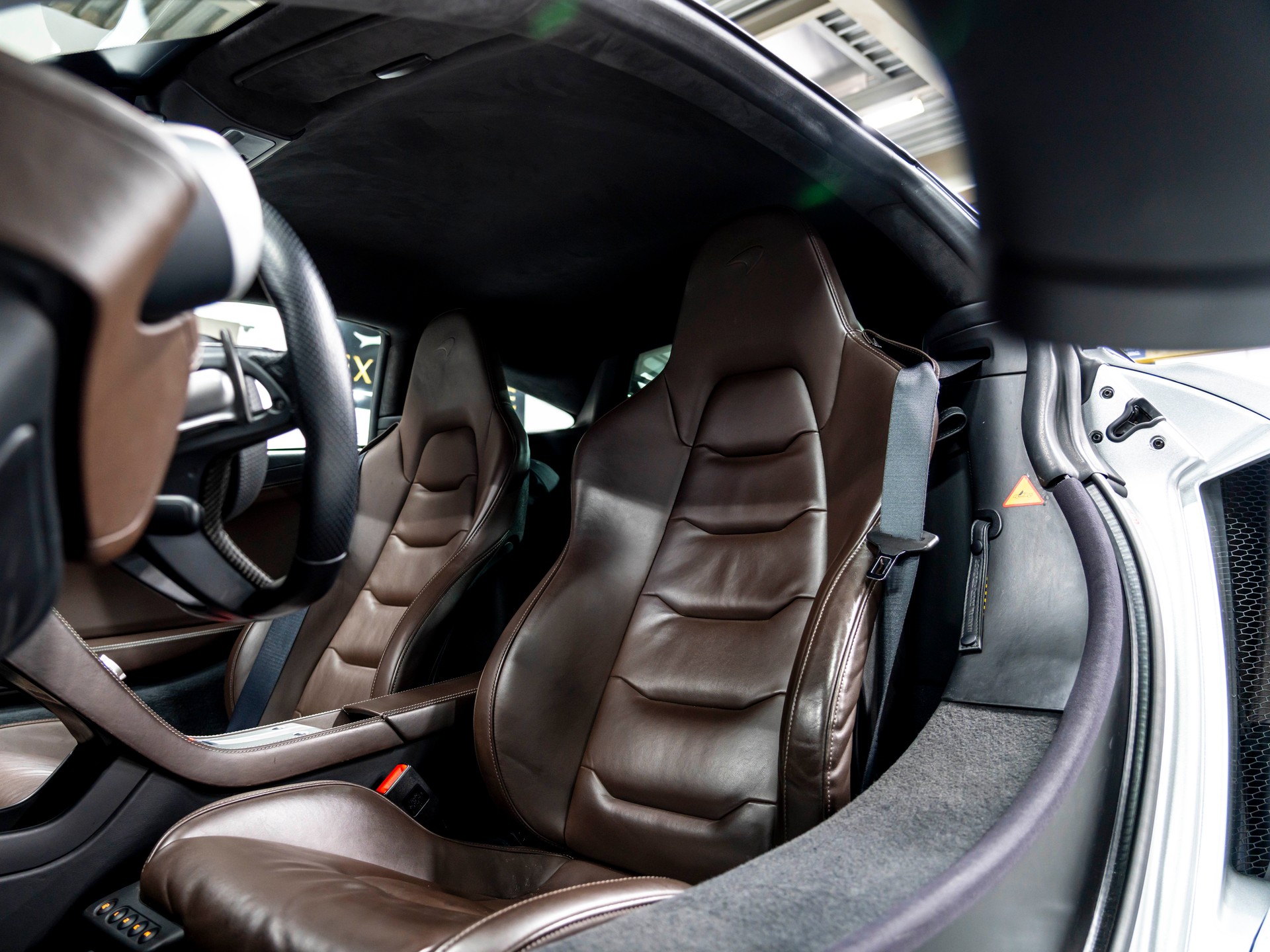 McLAREN MP4-12C Coupé 3.8 V8 SSG-image-28