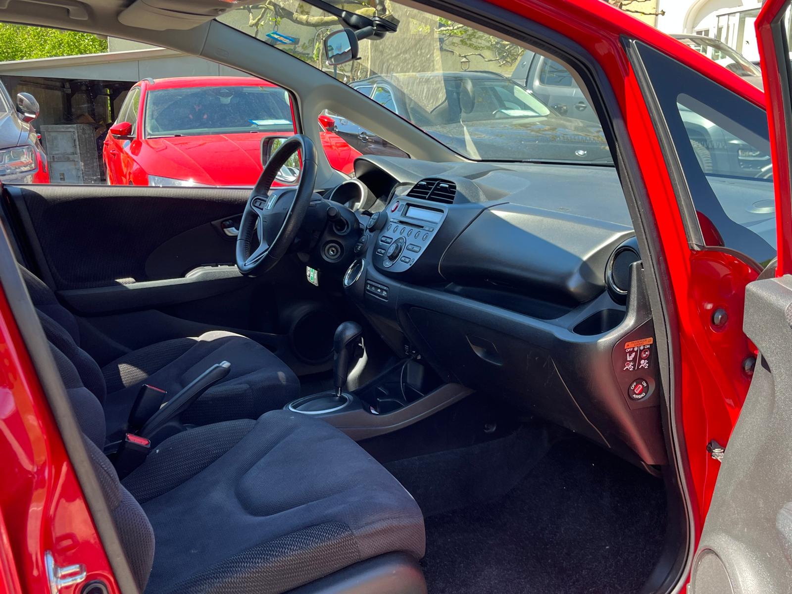 HONDA Jazz 1.3i Hybrid Comfort CVT-image-10
