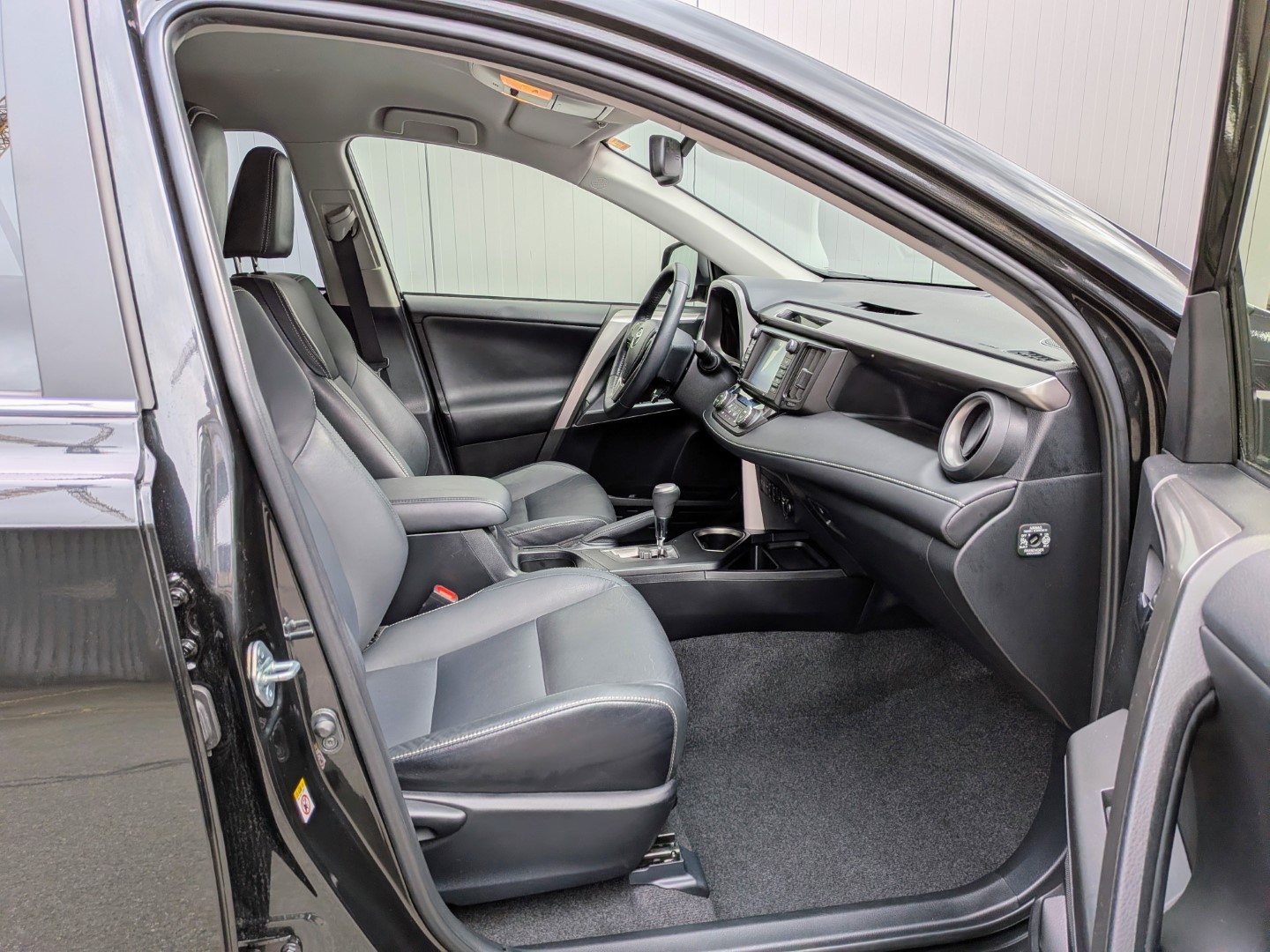 TOYOTA RAV-4 2.5 HSD Sol Premium e-CVT-image-15