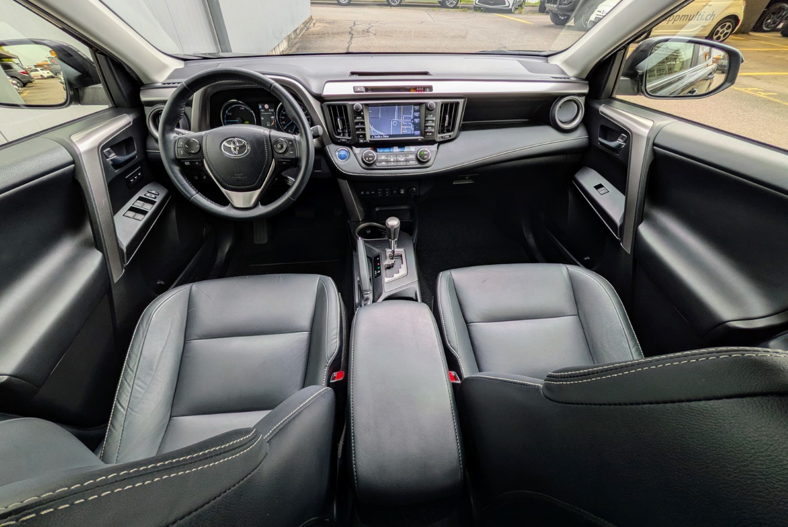 TOYOTA RAV-4 2.5 HSD Sol Premium e-CVT-showroom-element-2