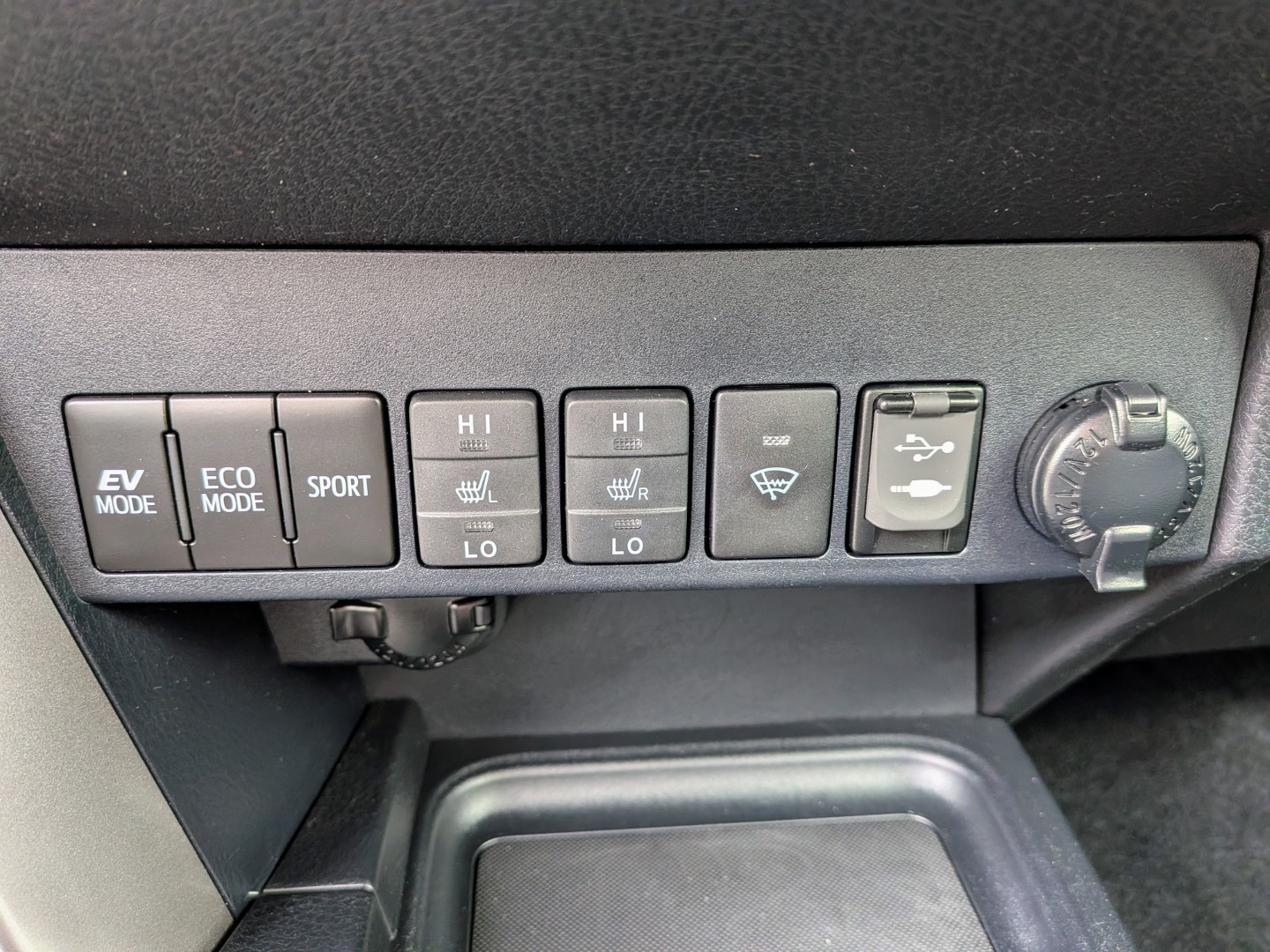 TOYOTA RAV-4 2.5 HSD Sol Premium e-CVT-image-5