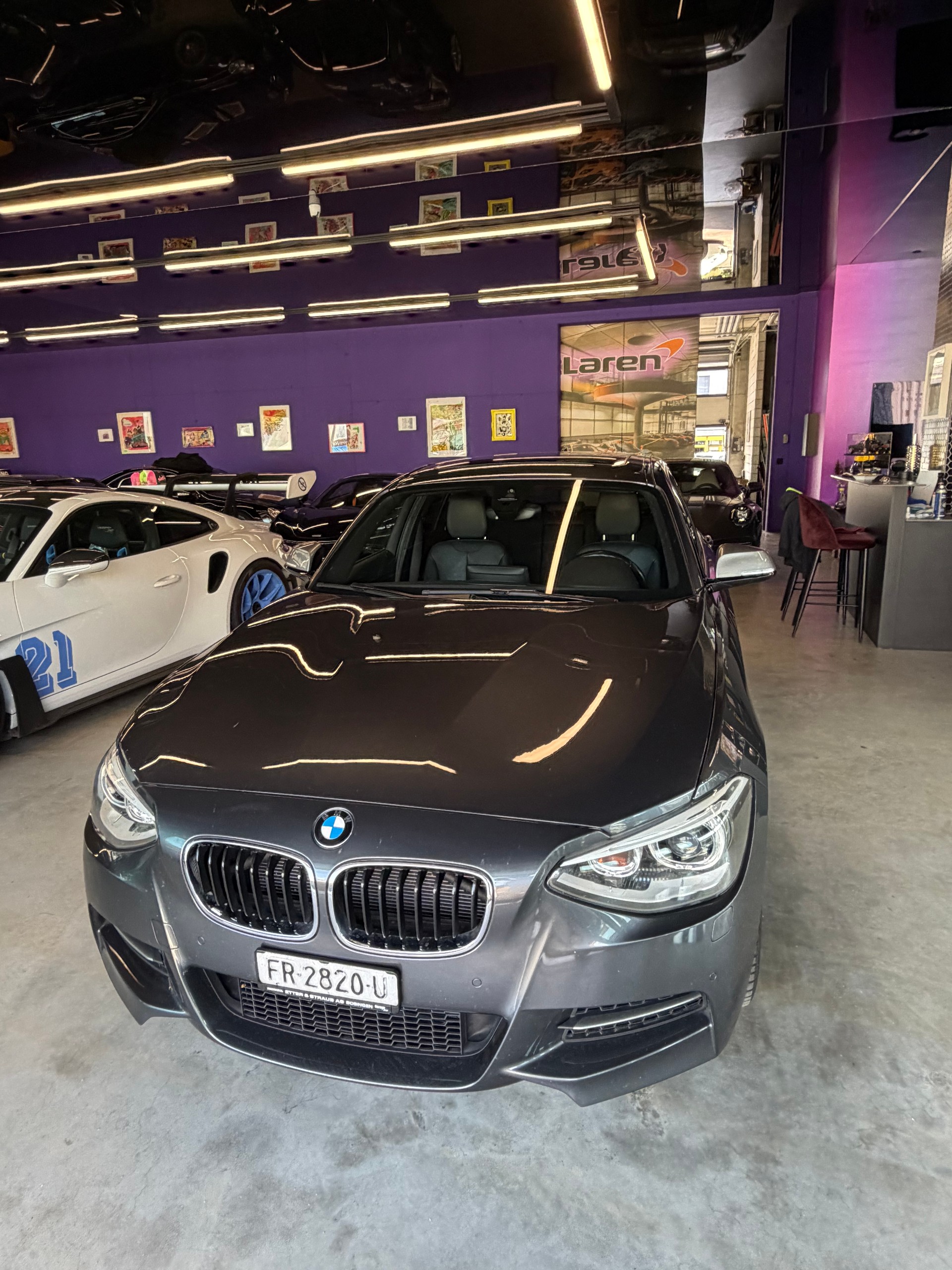 BMW M135i xDrive Steptronic-showroom-element-3