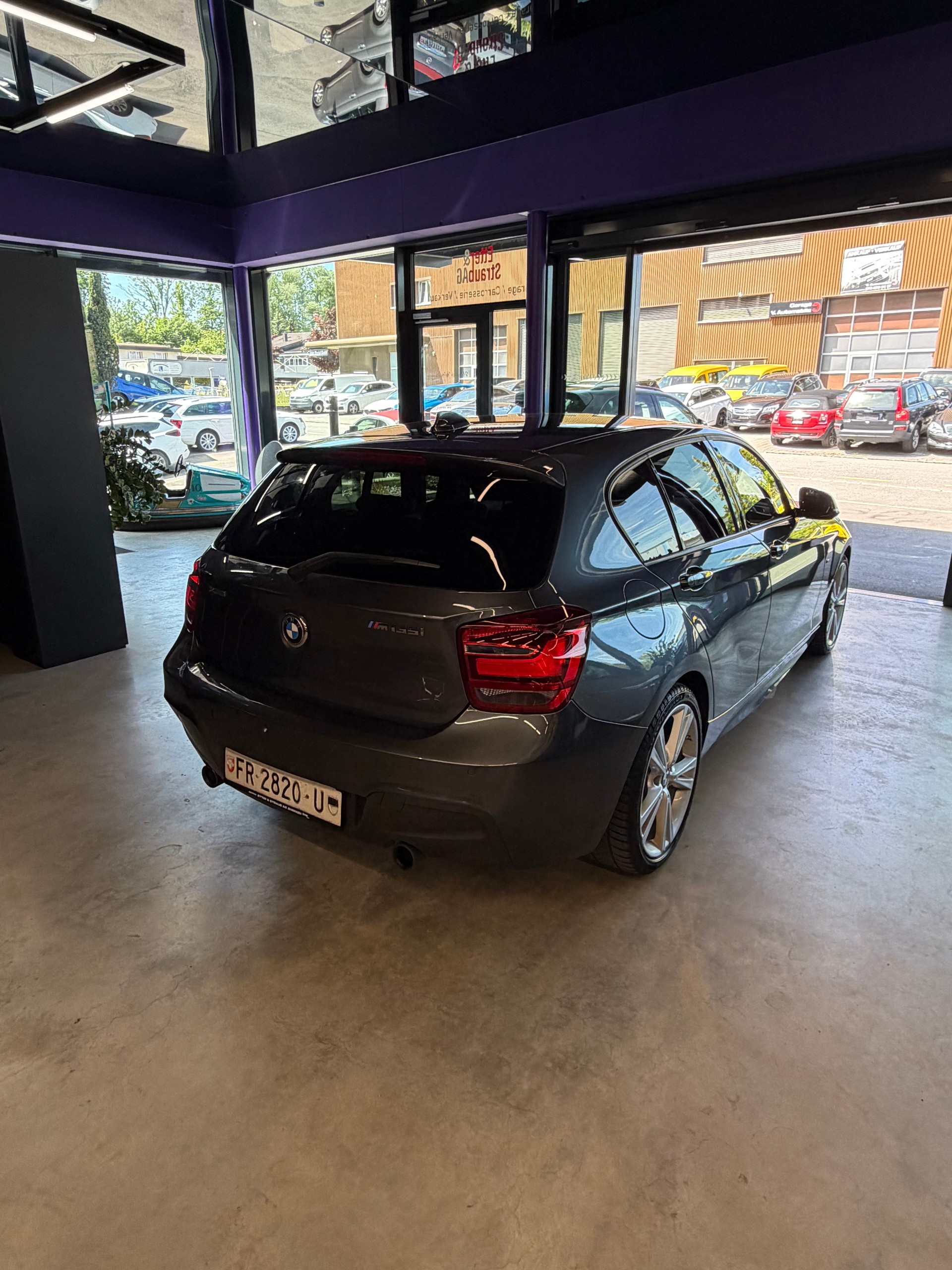 BMW M135i xDrive Steptronic-image-4