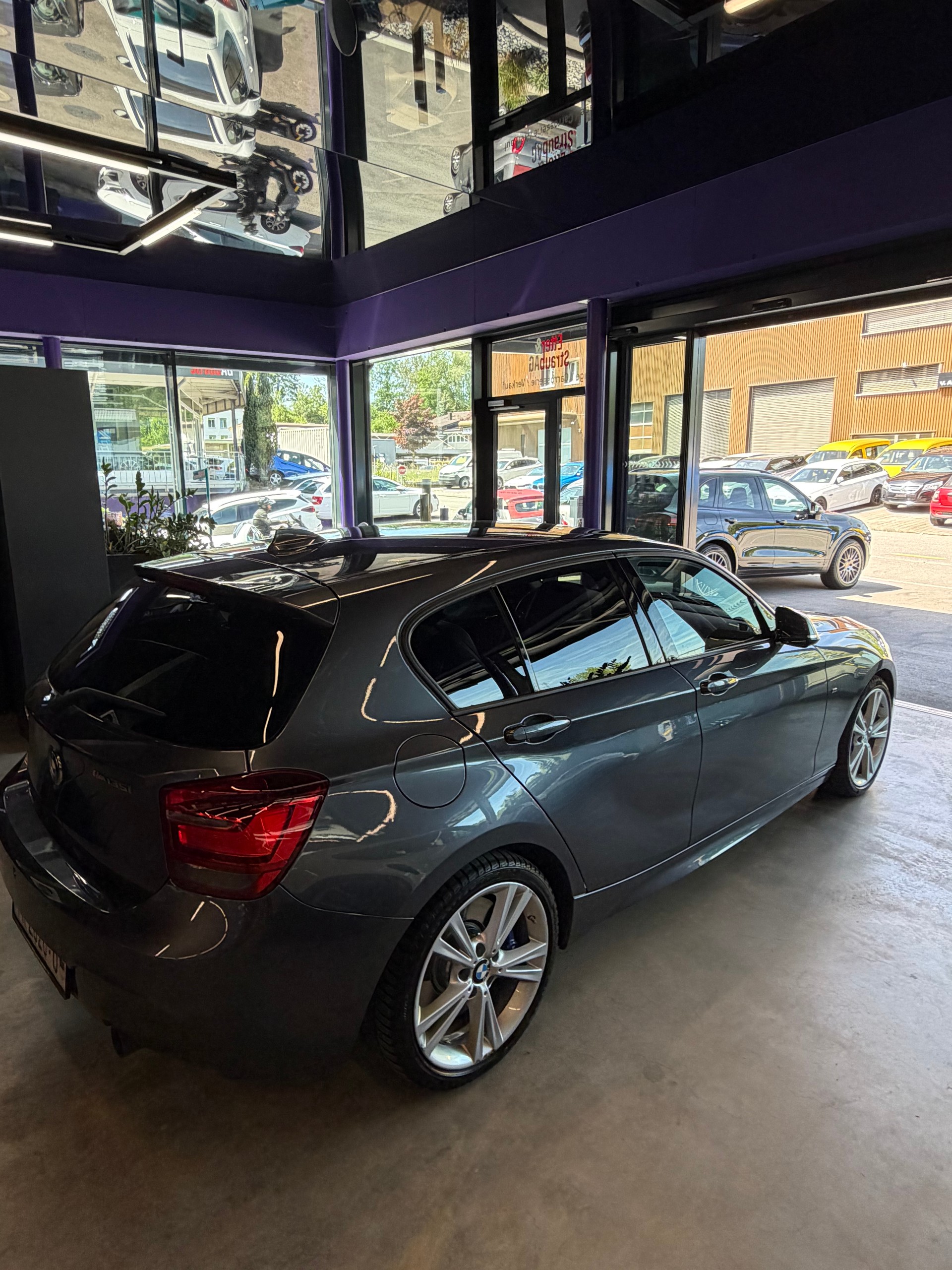 BMW M135i xDrive Steptronic-image-6