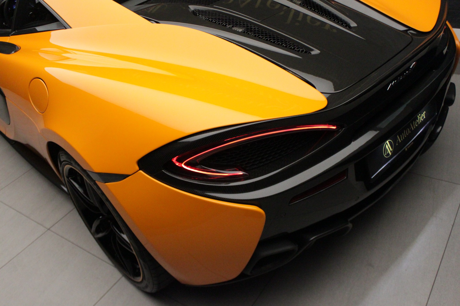 McLAREN 570S Coupé 3.8 V8 SSG-image-14