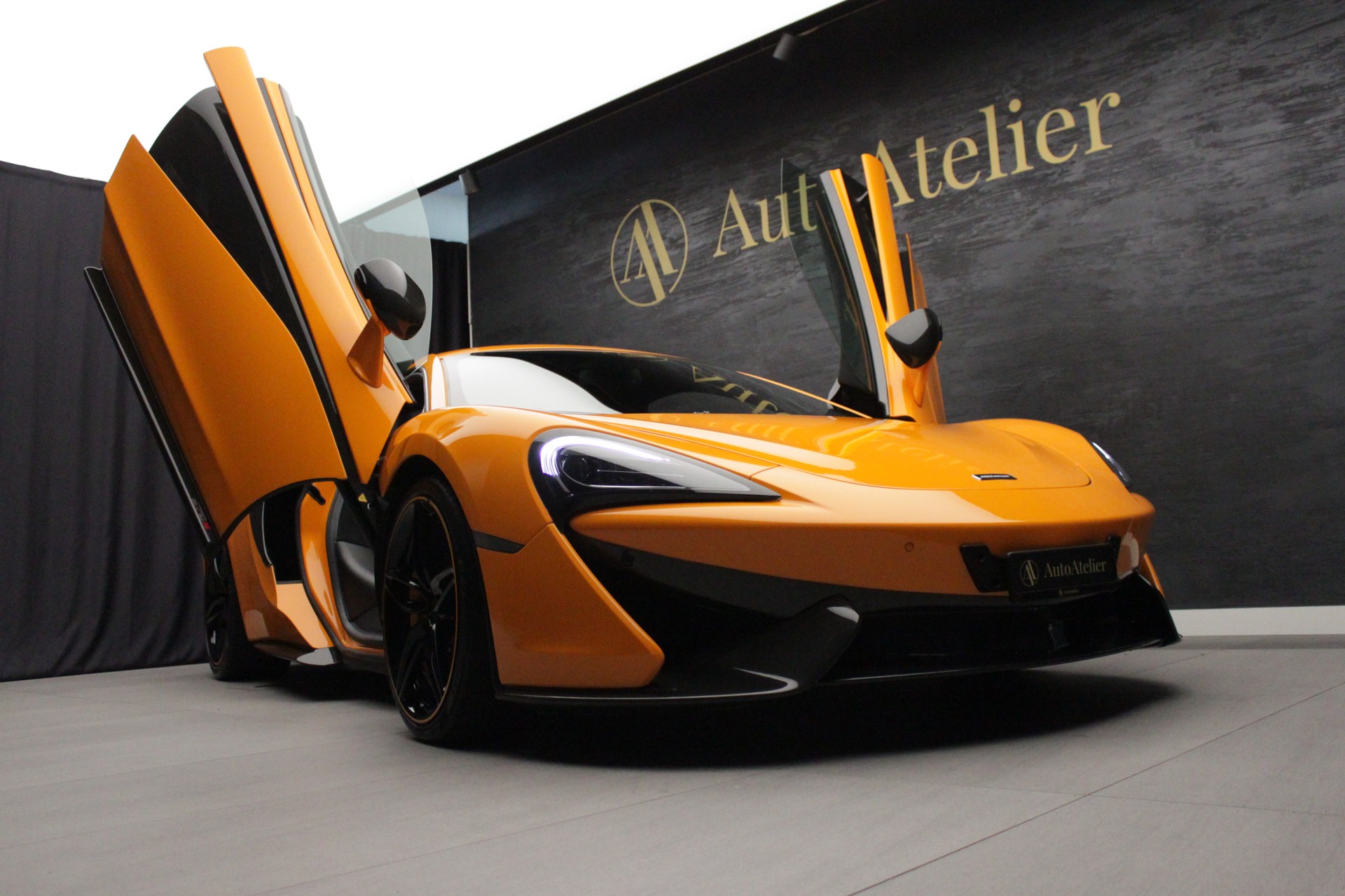 McLAREN 570S Coupé 3.8 V8 SSG-image-4