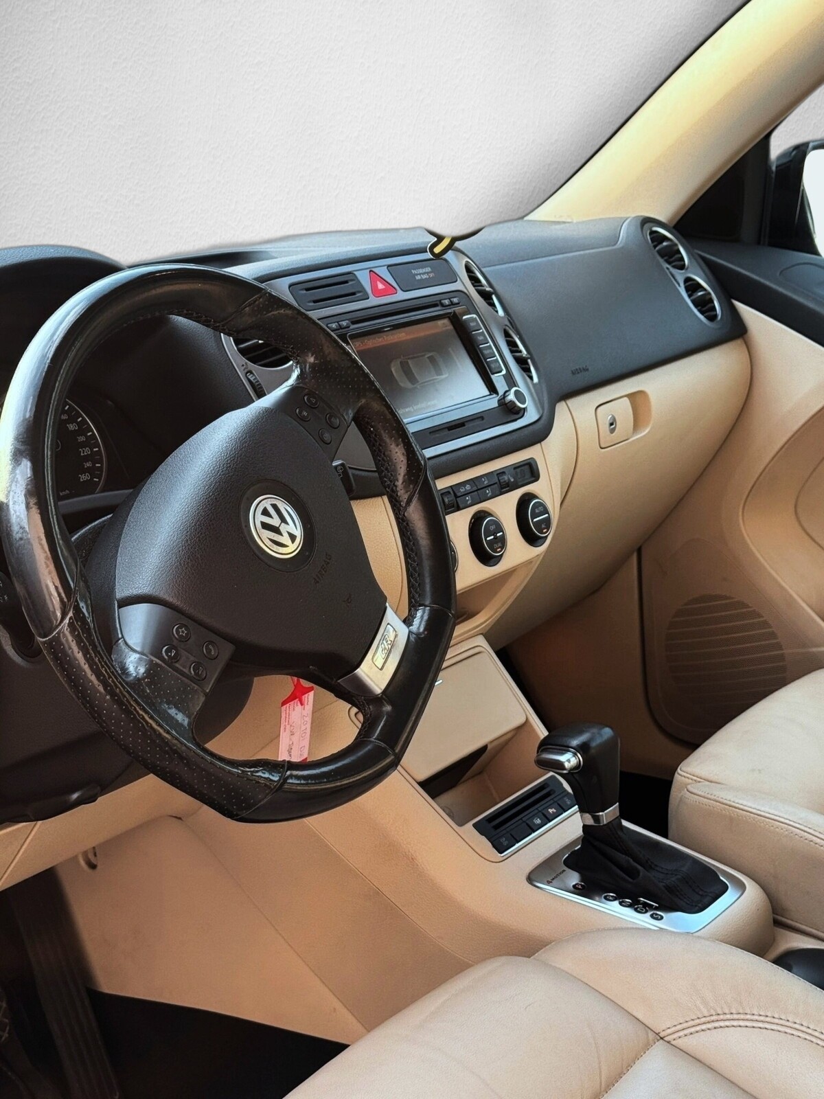 VW Tiguan 2.0 TDI Sport&Style Tiptronic R-Line-image-9