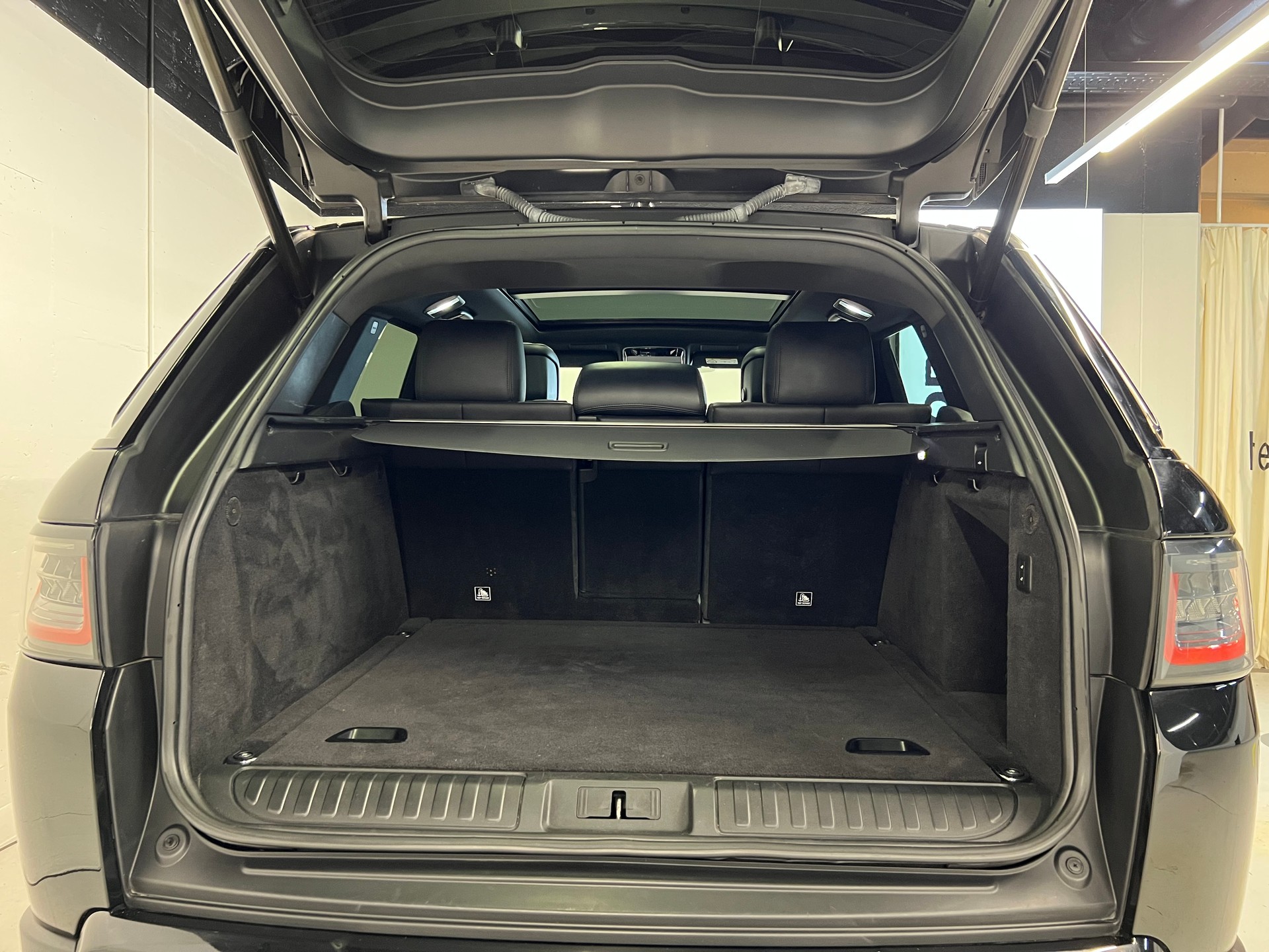LAND ROVER Range Rover Sport 2.0 Si4 SE-image-11