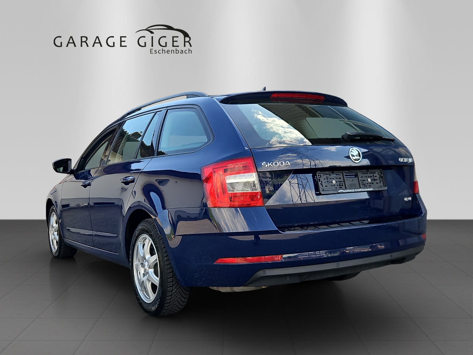 SKODA Octavia Combi 2.0 TDI Ambition 4x4-image-2