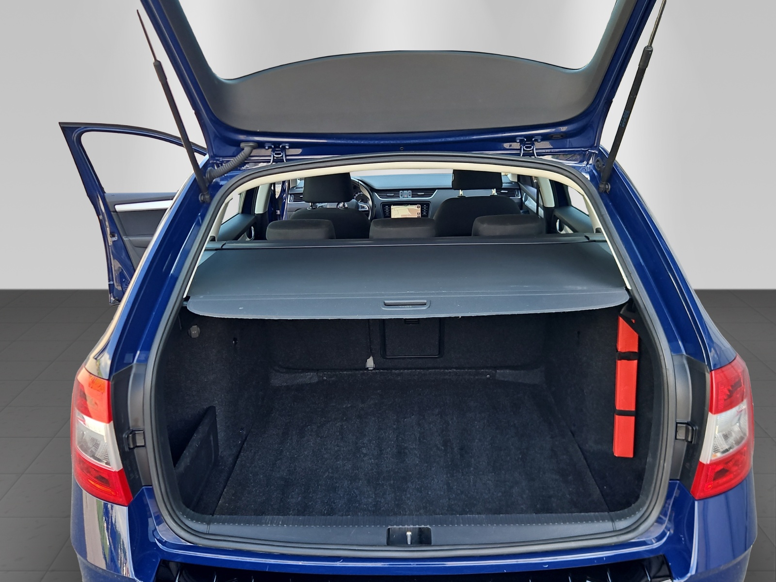 SKODA Octavia Combi 2.0 TDI Ambition 4x4-image-7