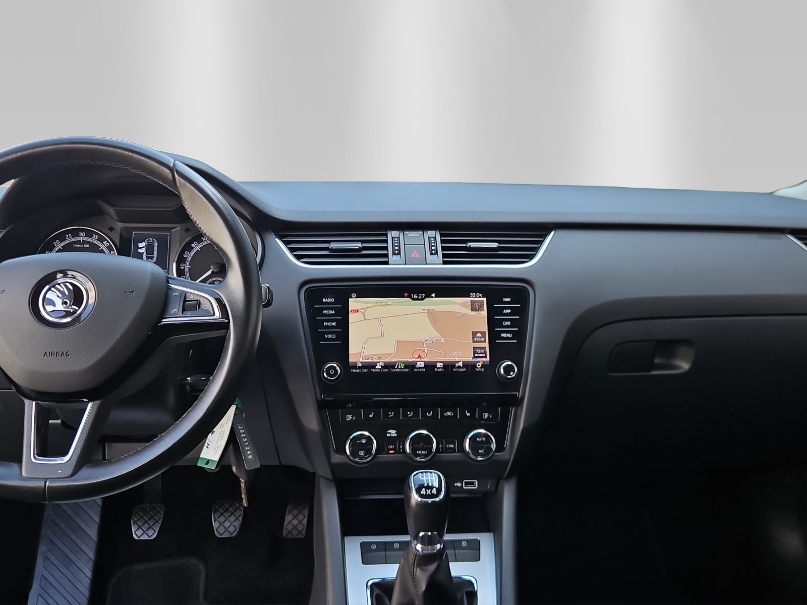 SKODA Octavia Combi 2.0 TDI Ambition 4x4-image-4