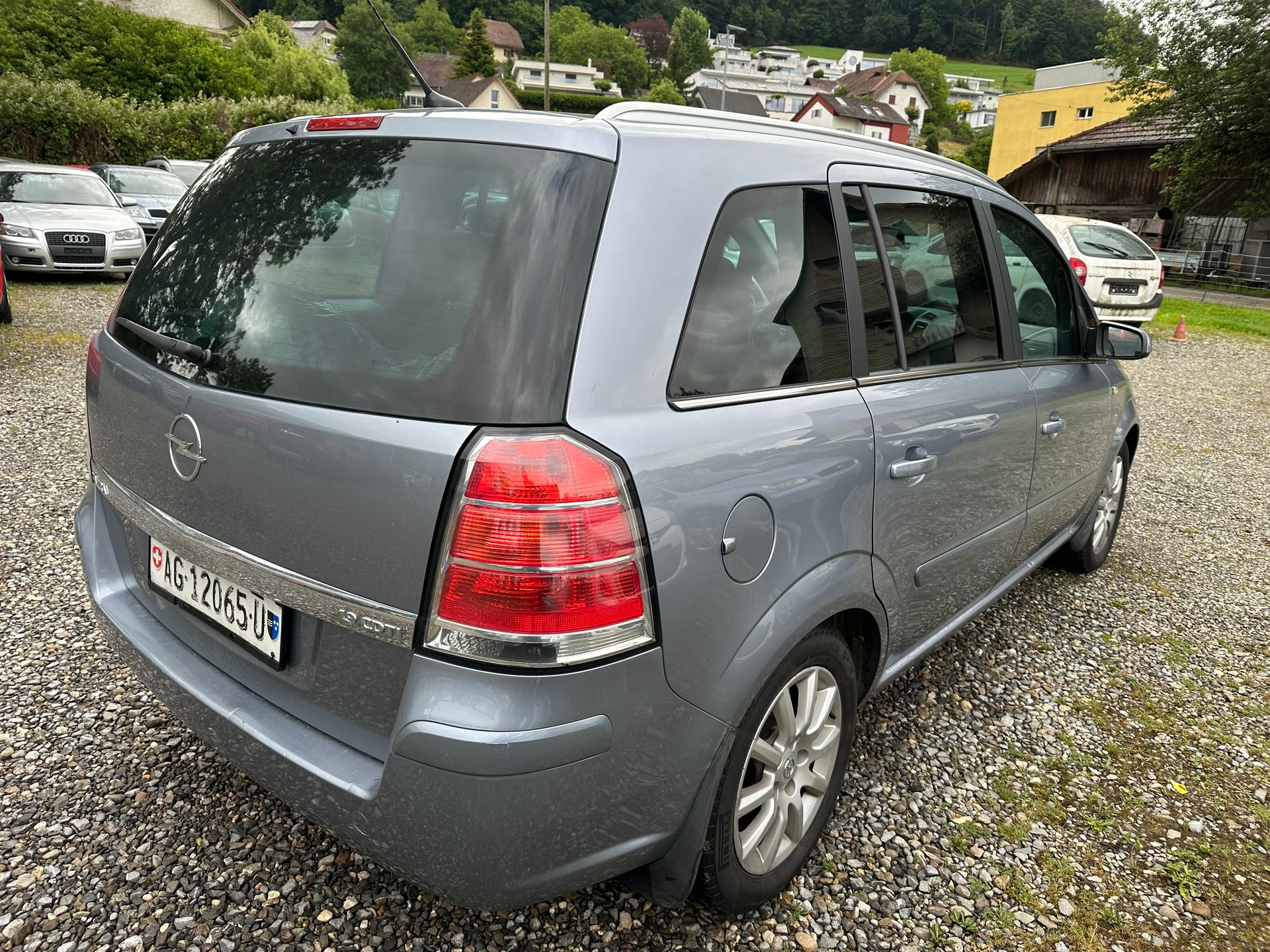 OPEL Zafira 1.9 CDTI Enjoy Automatic-image-4