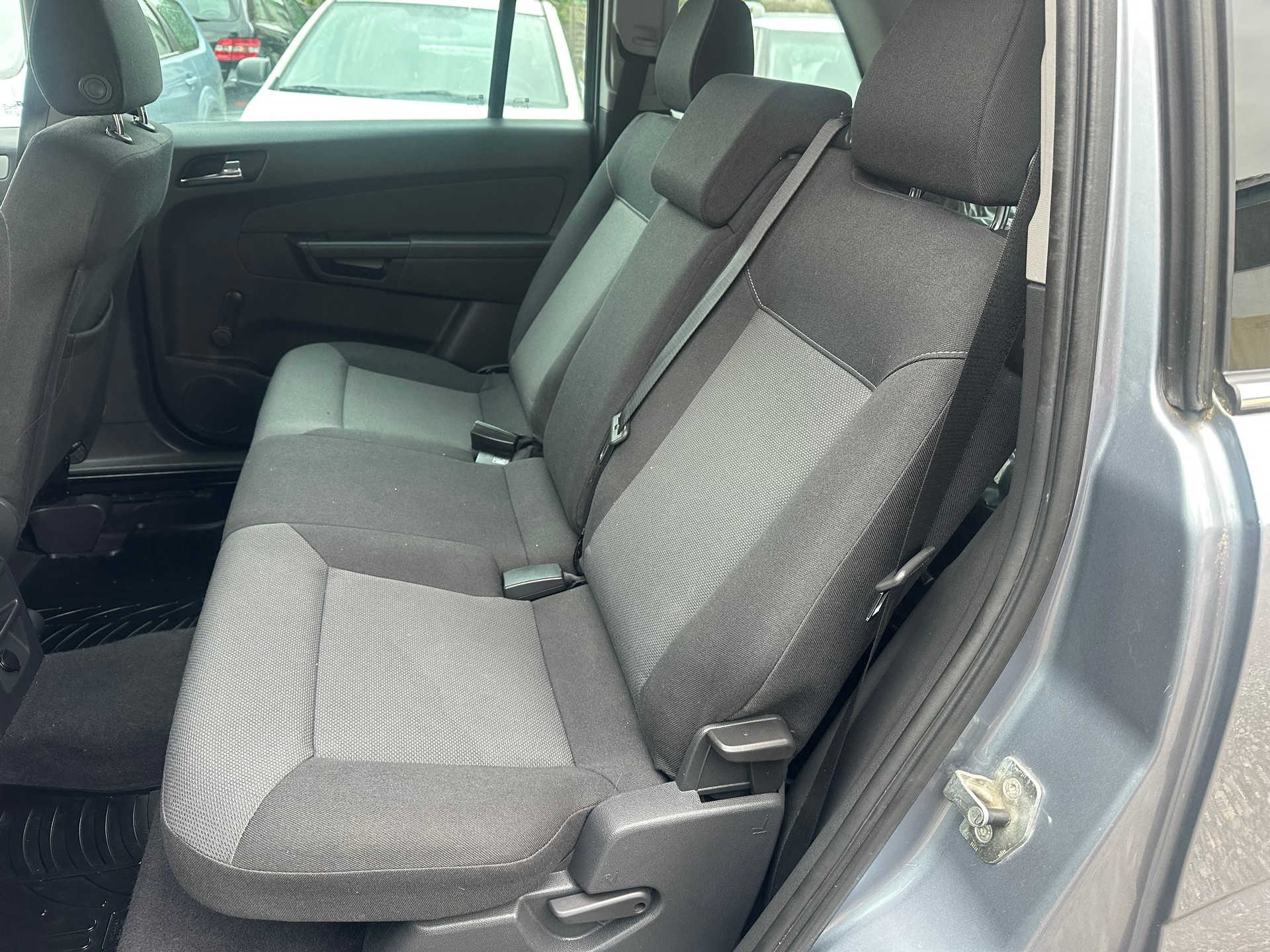 OPEL Zafira 1.9 CDTI Enjoy Automatic-image-7