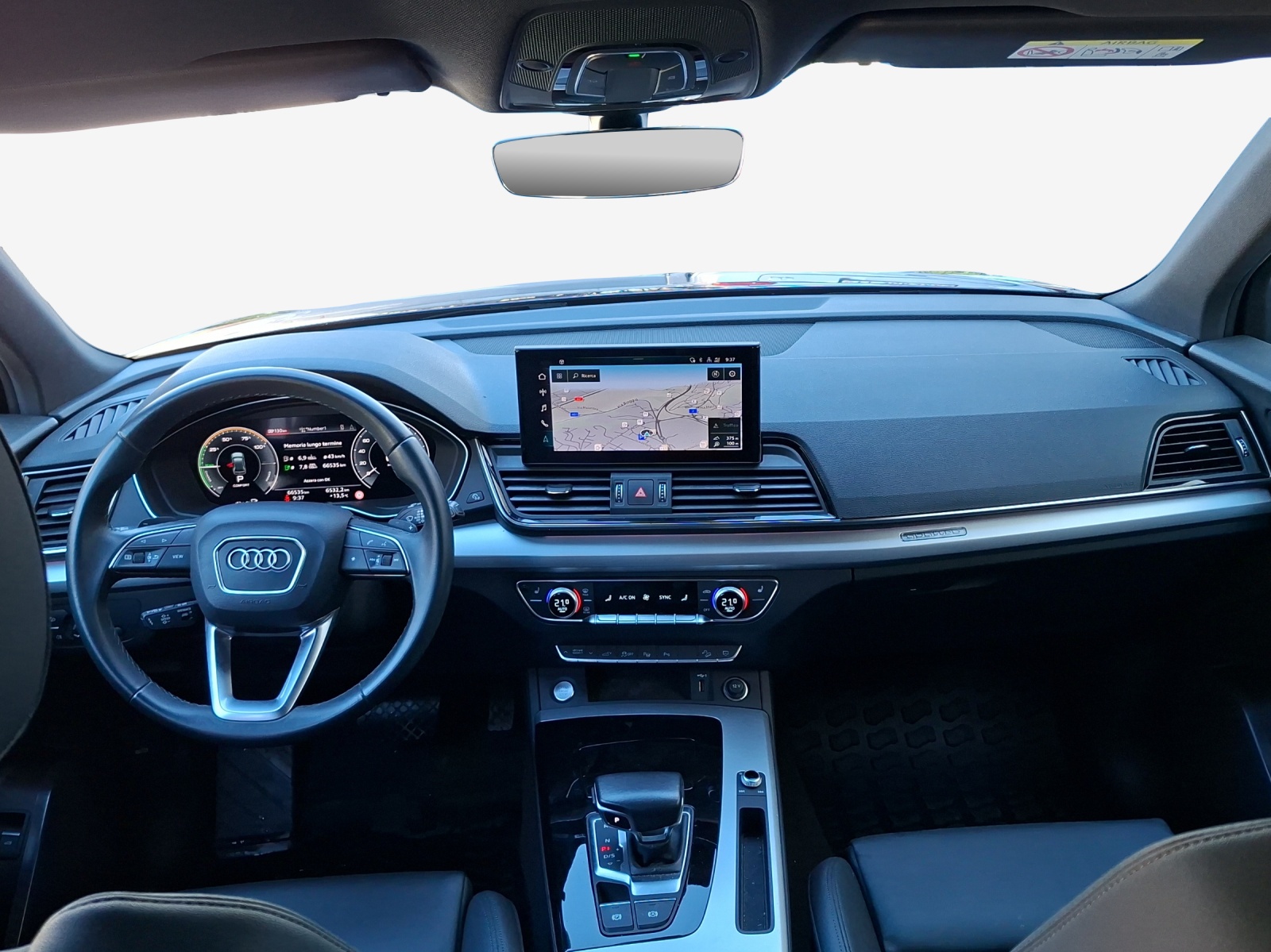 AUDI Q5 50 TFSI e PHEV S line quattro S-tronic-image-8