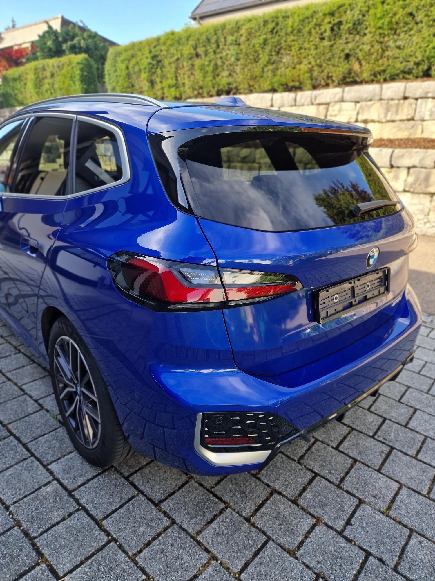 BMW 218d Activ Tourer M-Sport-image-3