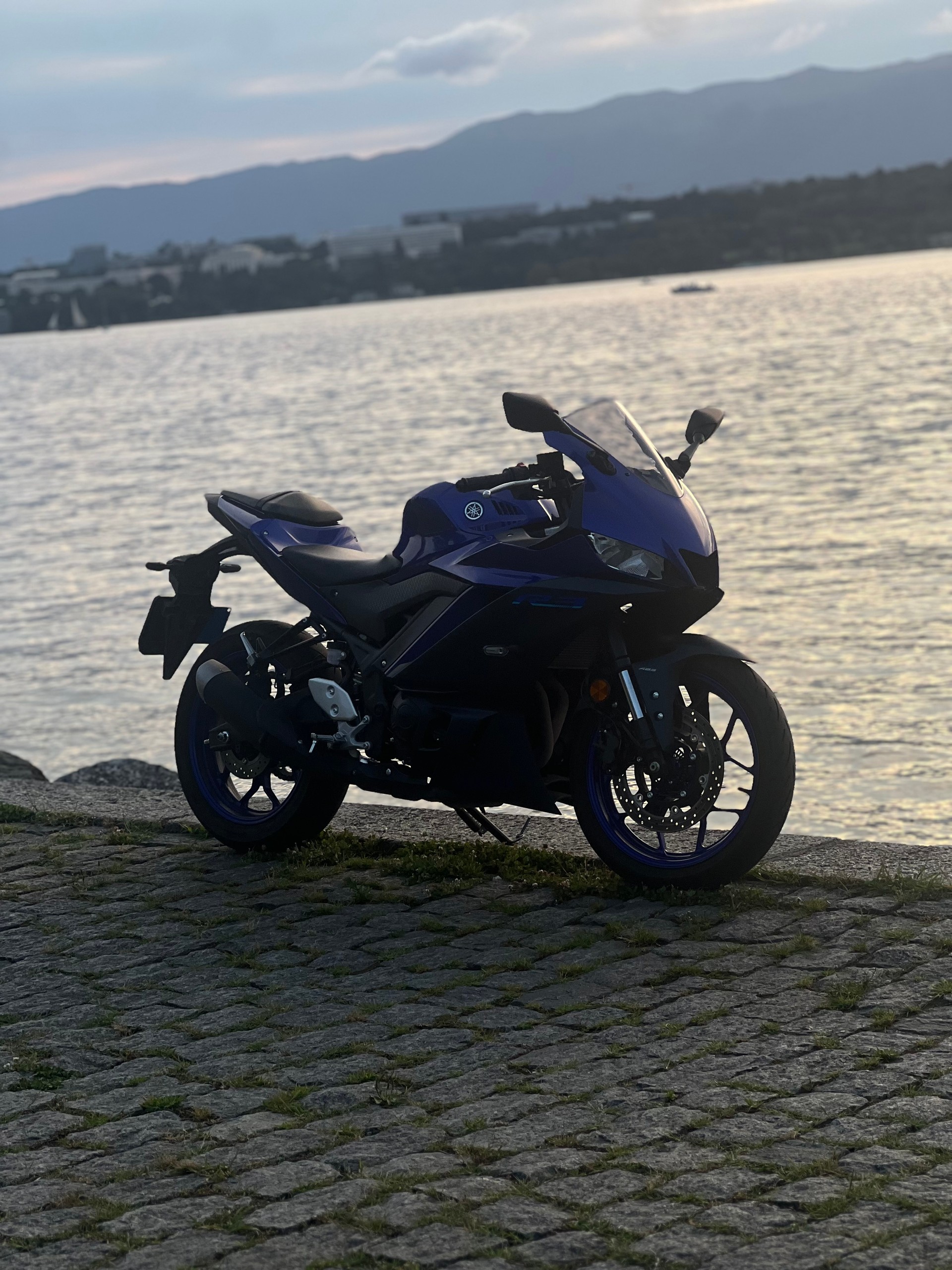 YAMAHA YZF-R3-image-2