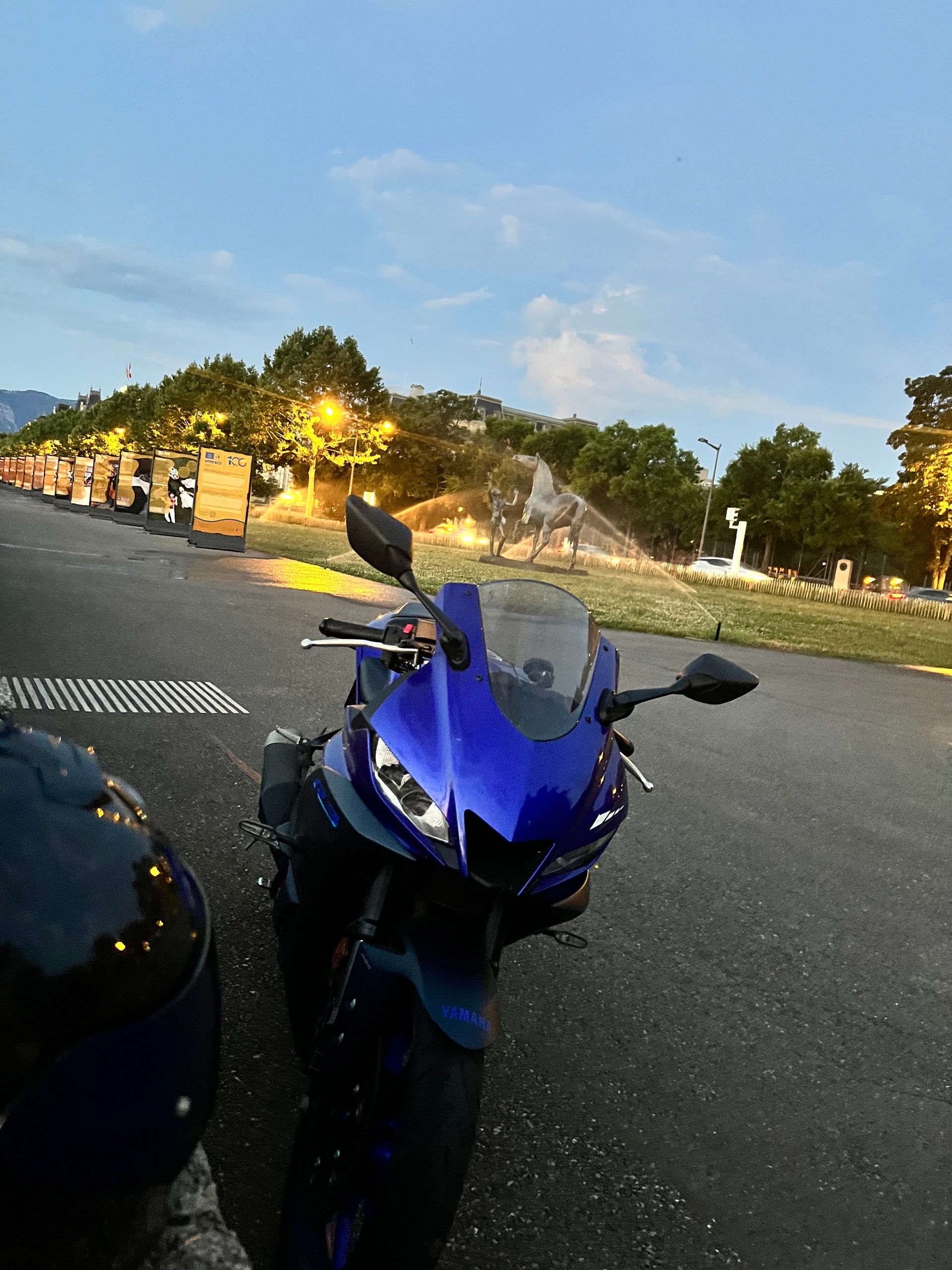 YAMAHA YZF-R3-image-3