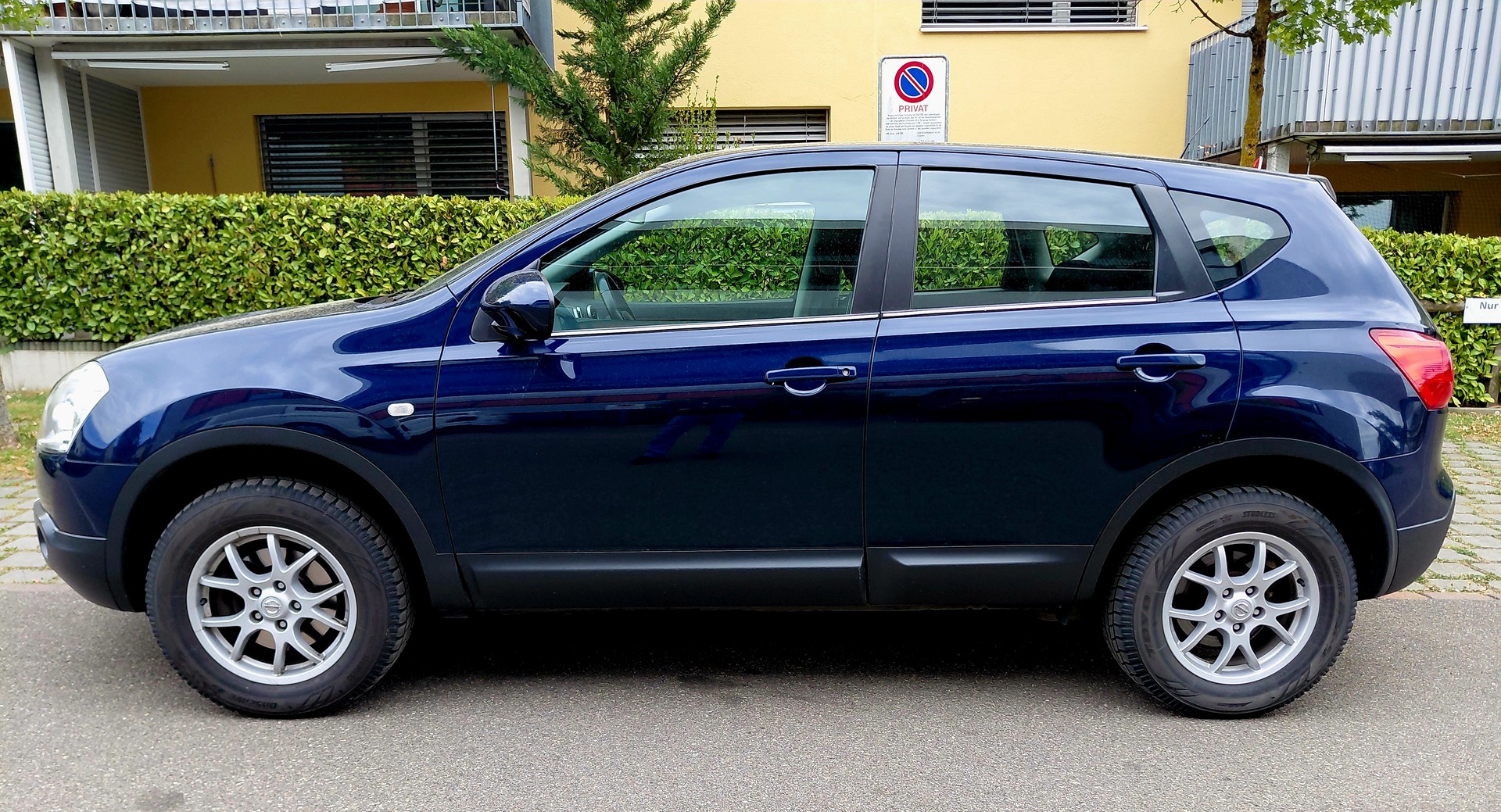NISSAN Qashqai 2.0 4WD i-Way-image-2