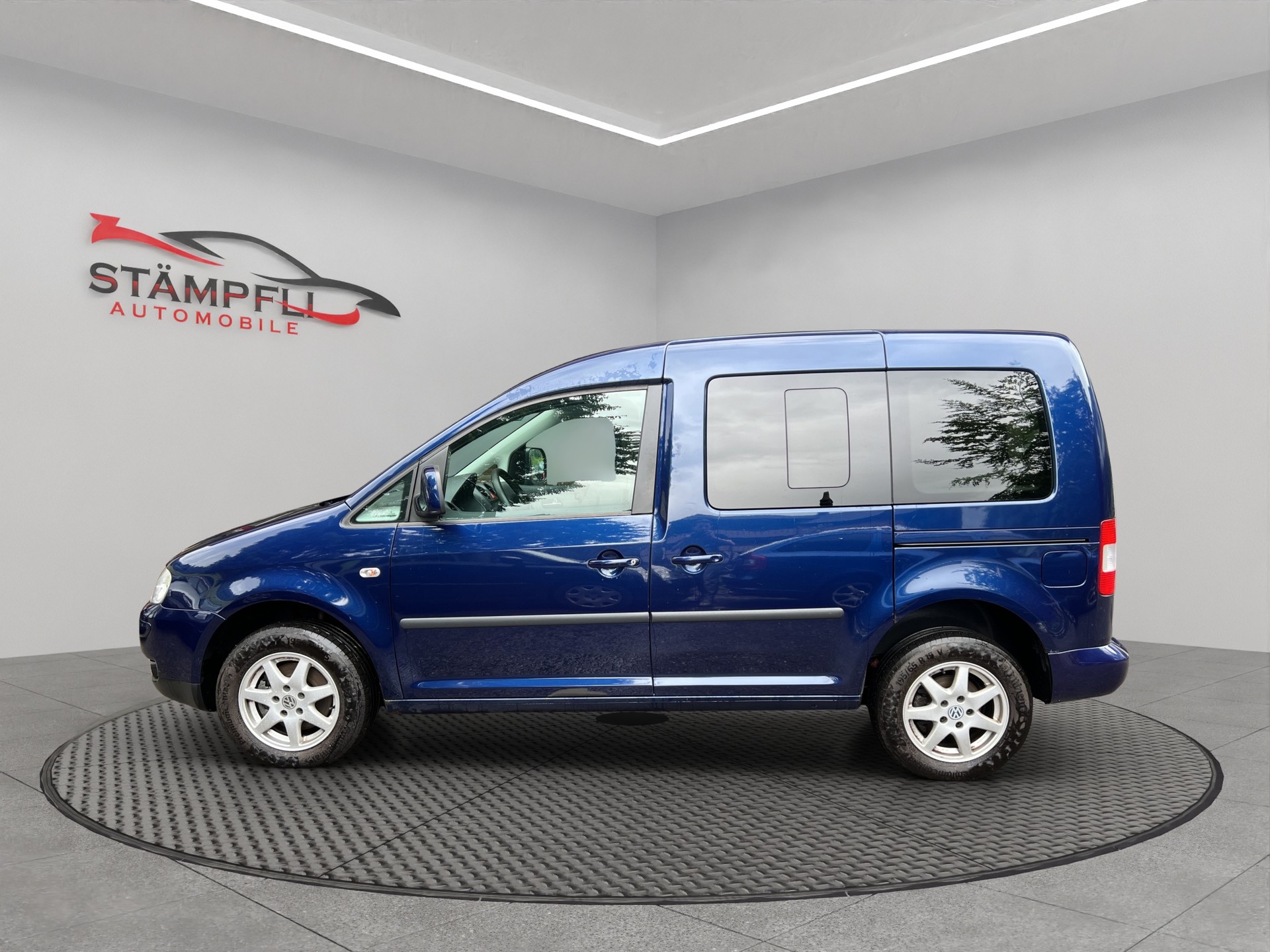 VW Caddy Life 1.9TDI PD 4Motion-image-1