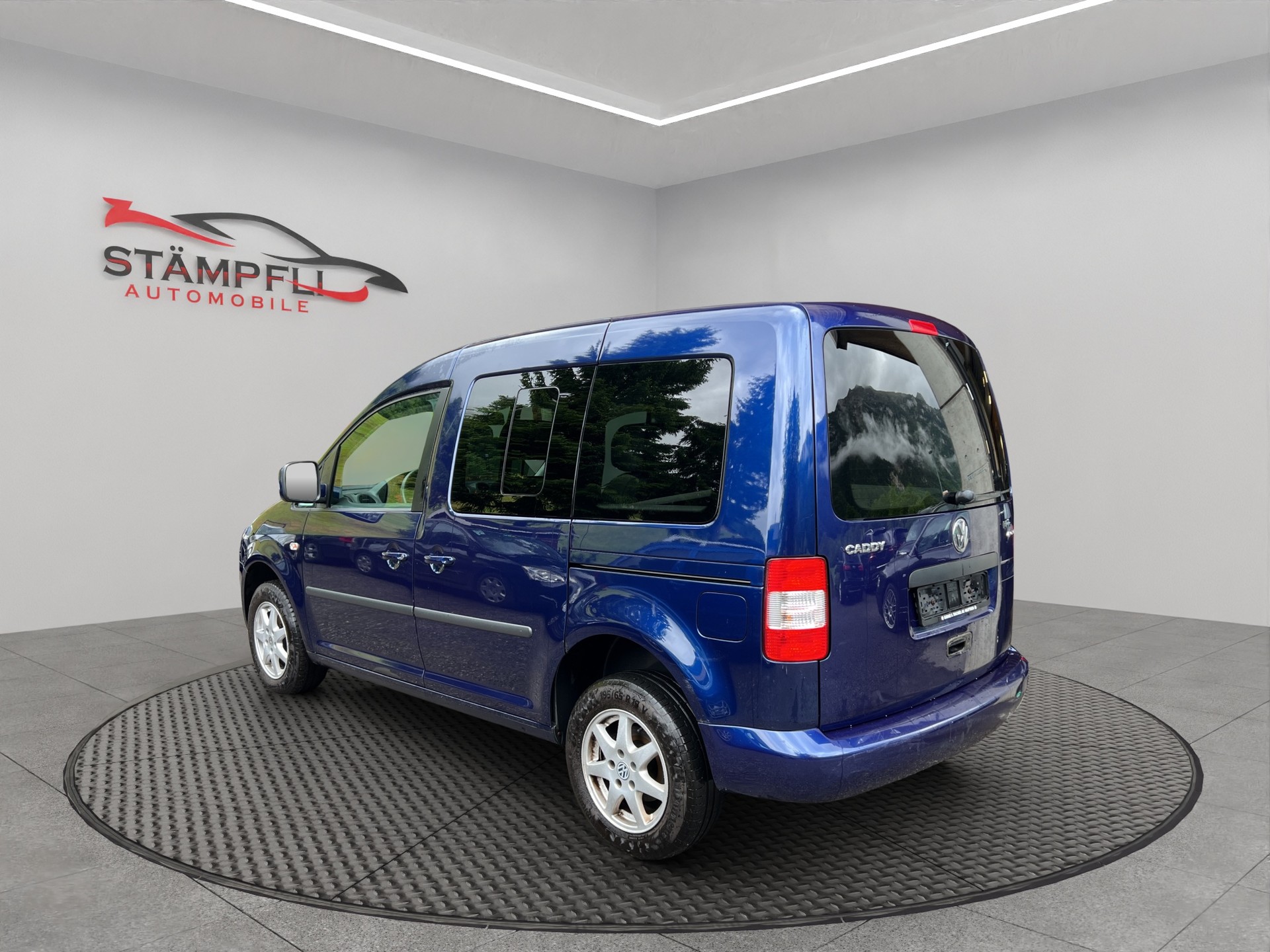 VW Caddy Life 1.9TDI PD 4Motion-image-2