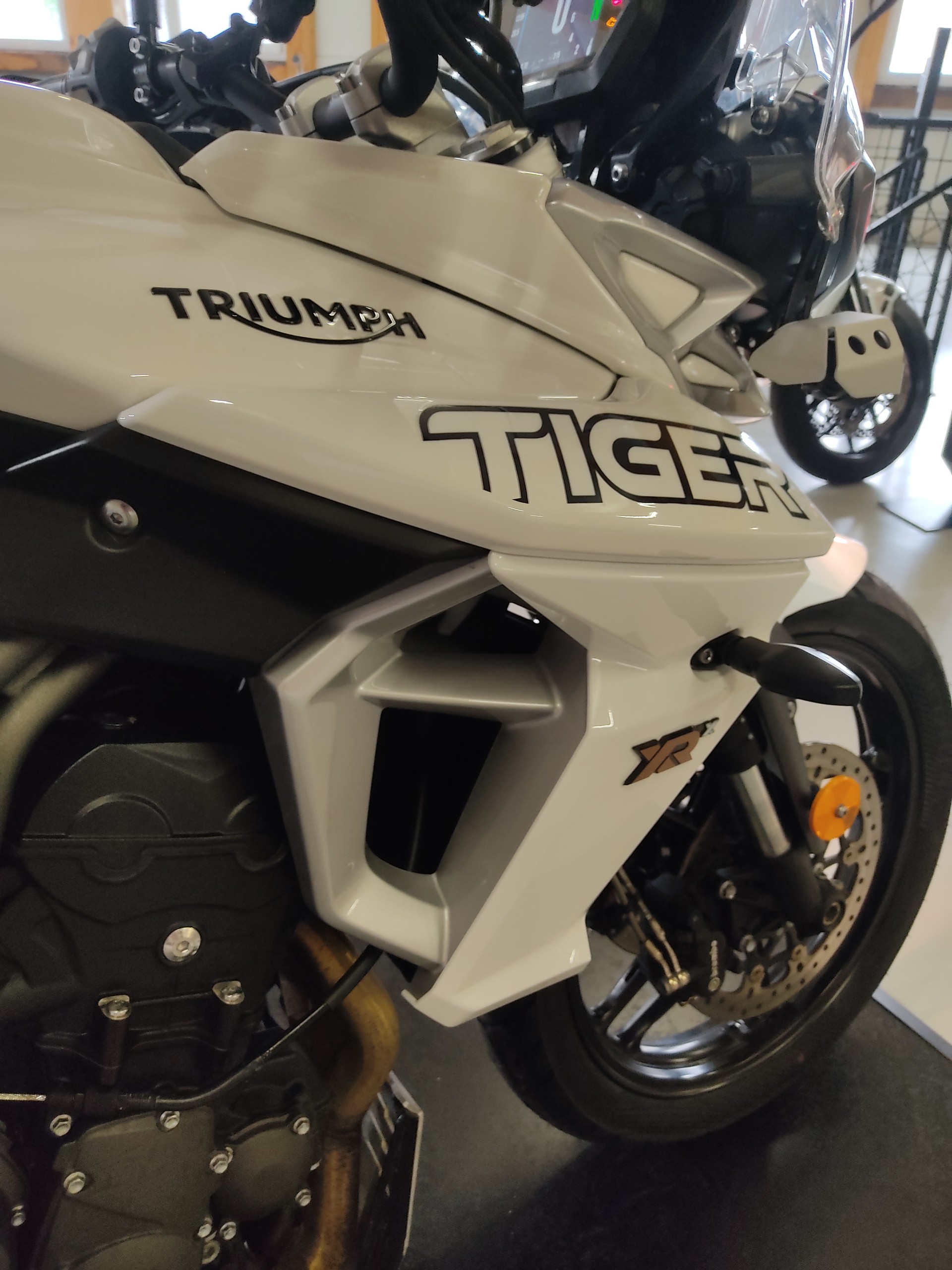 TRIUMPH Tiger 800 XCa ABS-image-5