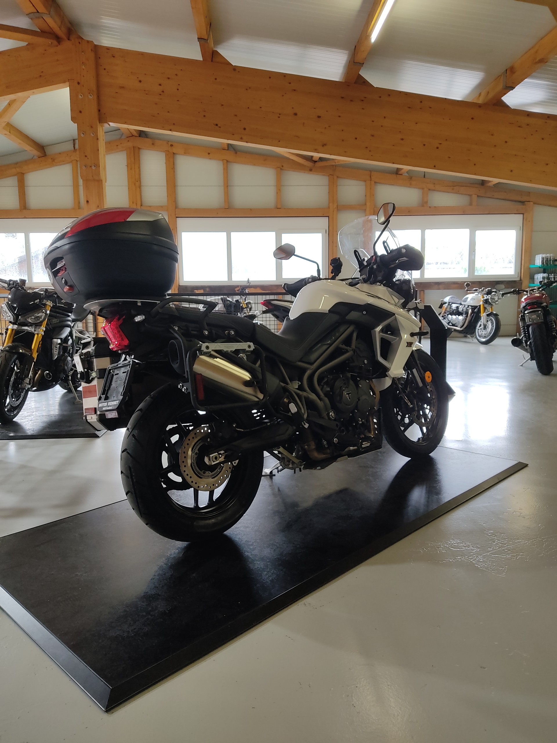 TRIUMPH Tiger 800 XCa ABS-image-2