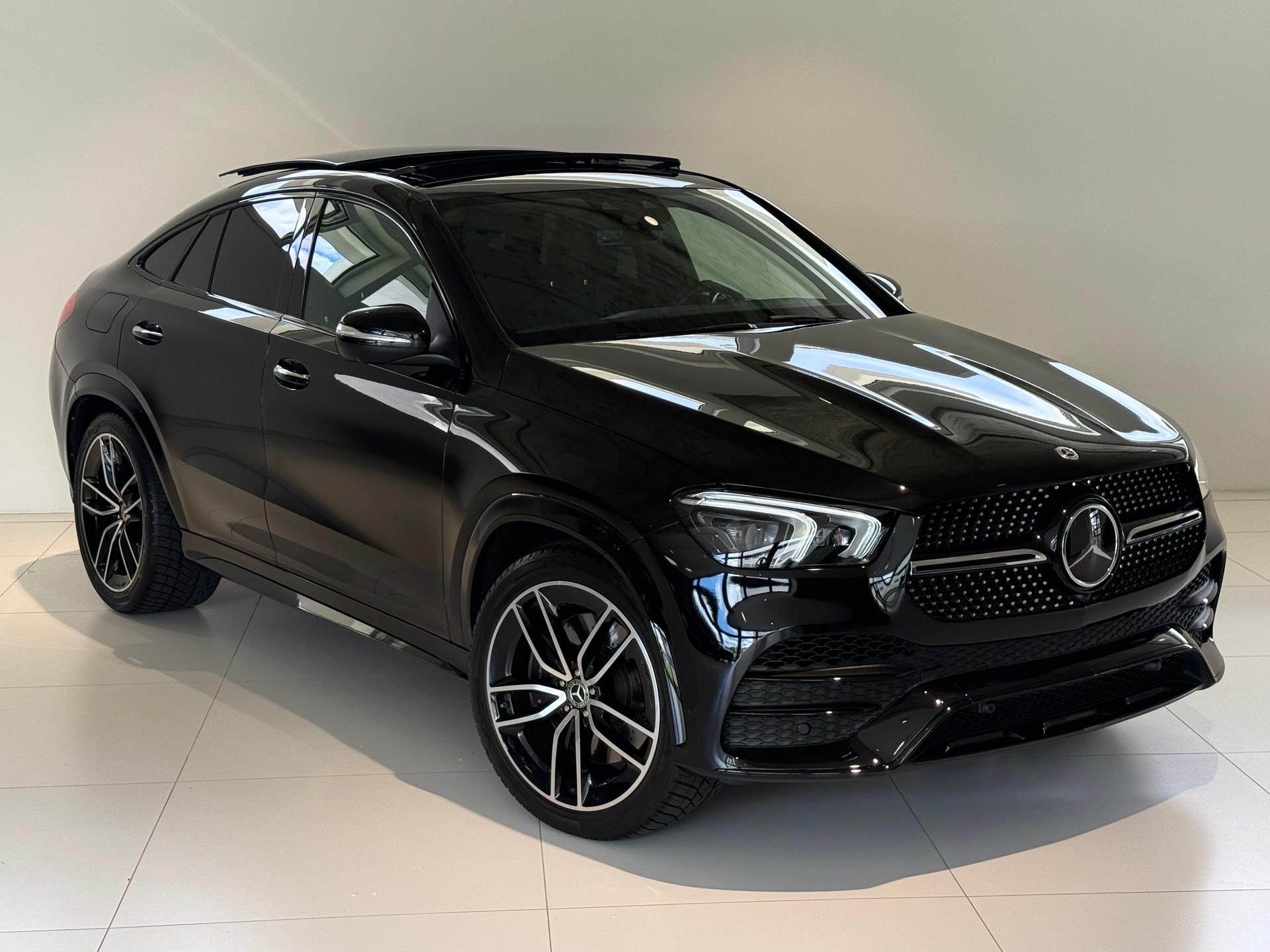 MERCEDES-BENZ GLE Coupé 400 d 4Matic AMG-LINE 9G-Tronic***ALL-BLACK***LUFTFEDERUNG***PANORAMADACH***22 ZollAlu***AMBIENTE-PLUS***