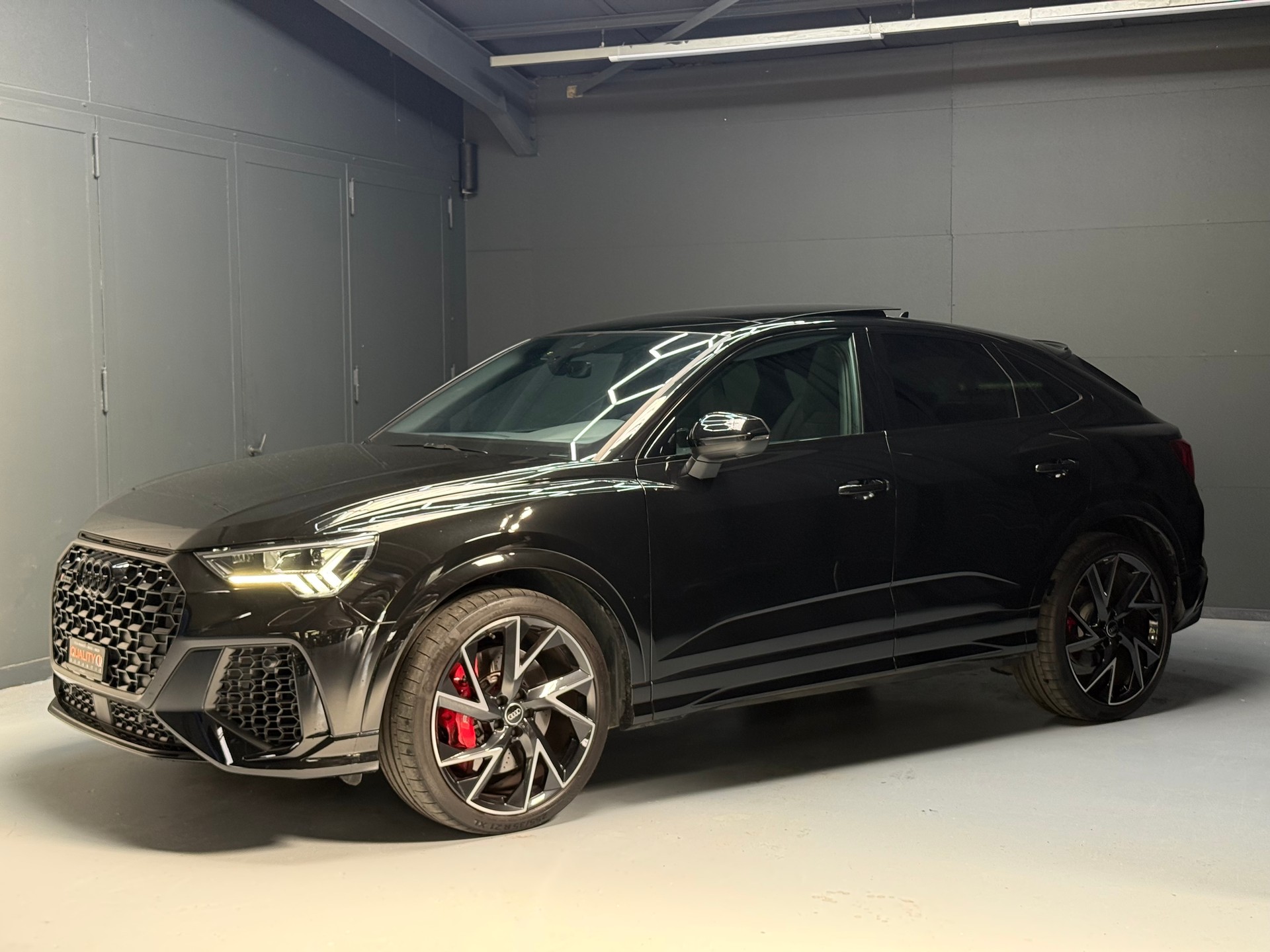 AUDI RS Q3 Sportback quattro S tronic-image-4