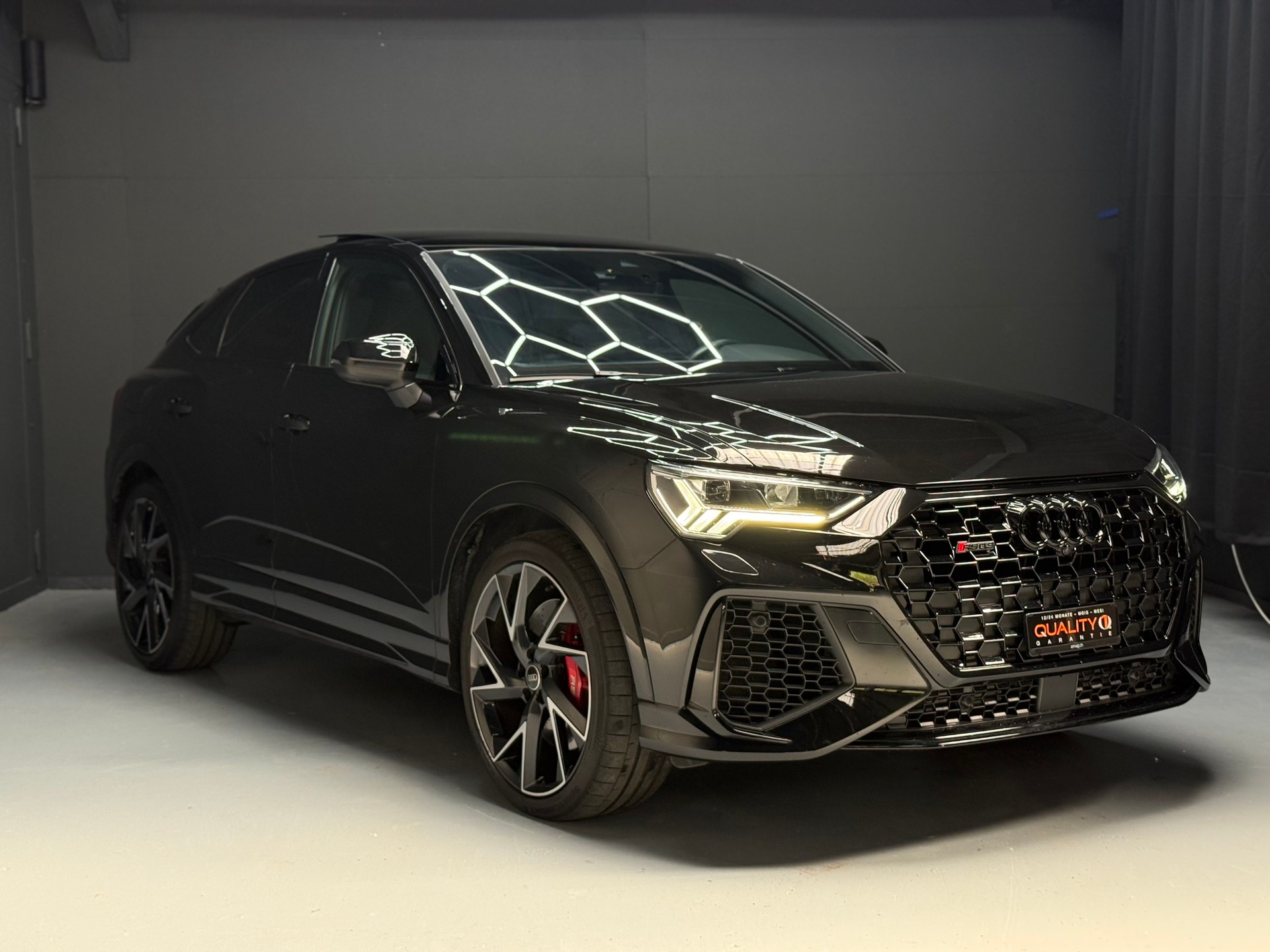 AUDI RS Q3 Sportback quattro S tronic-image-3