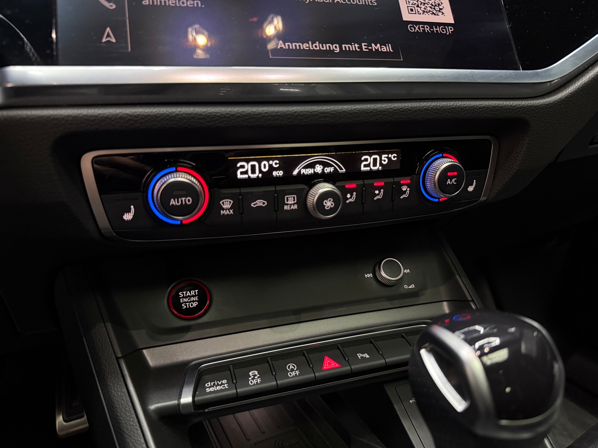AUDI RS Q3 Sportback quattro S tronic-image-14