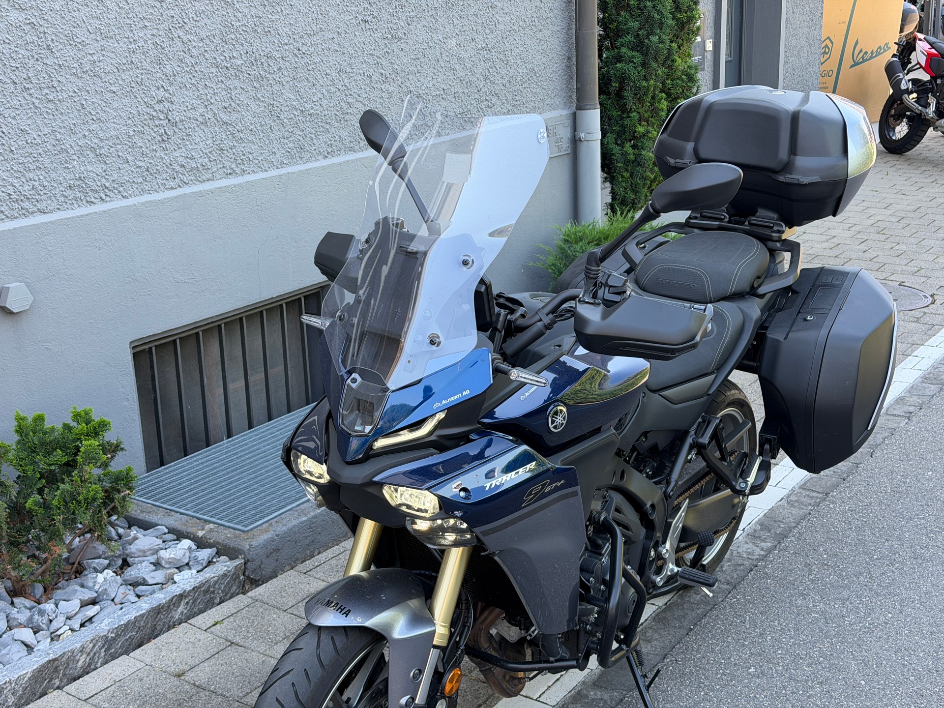 YAMAHA Tracer 9 GT+ Y-AMT-image-1