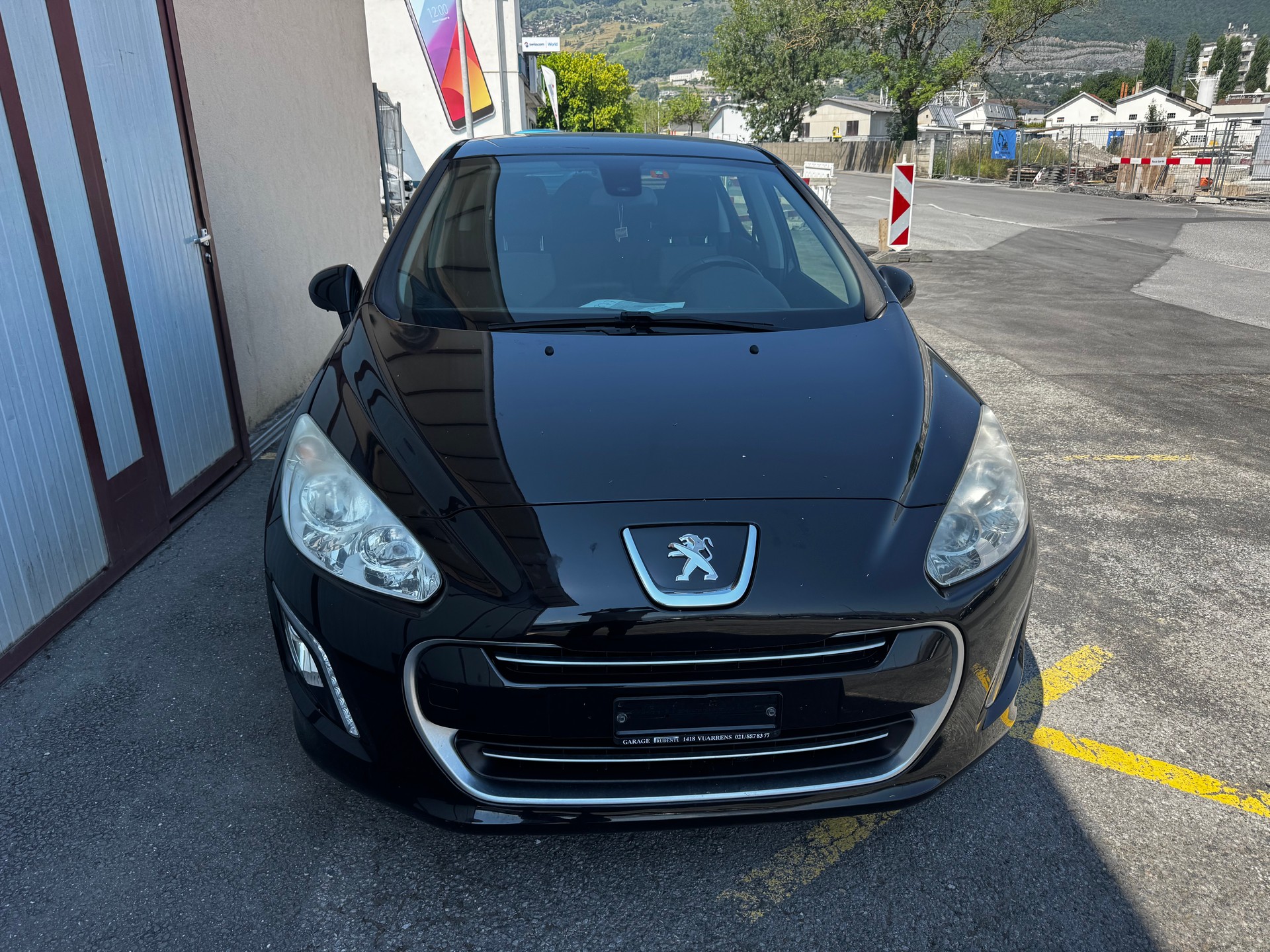 PEUGEOT 308 1.6 16V Turbo Swiss Edition