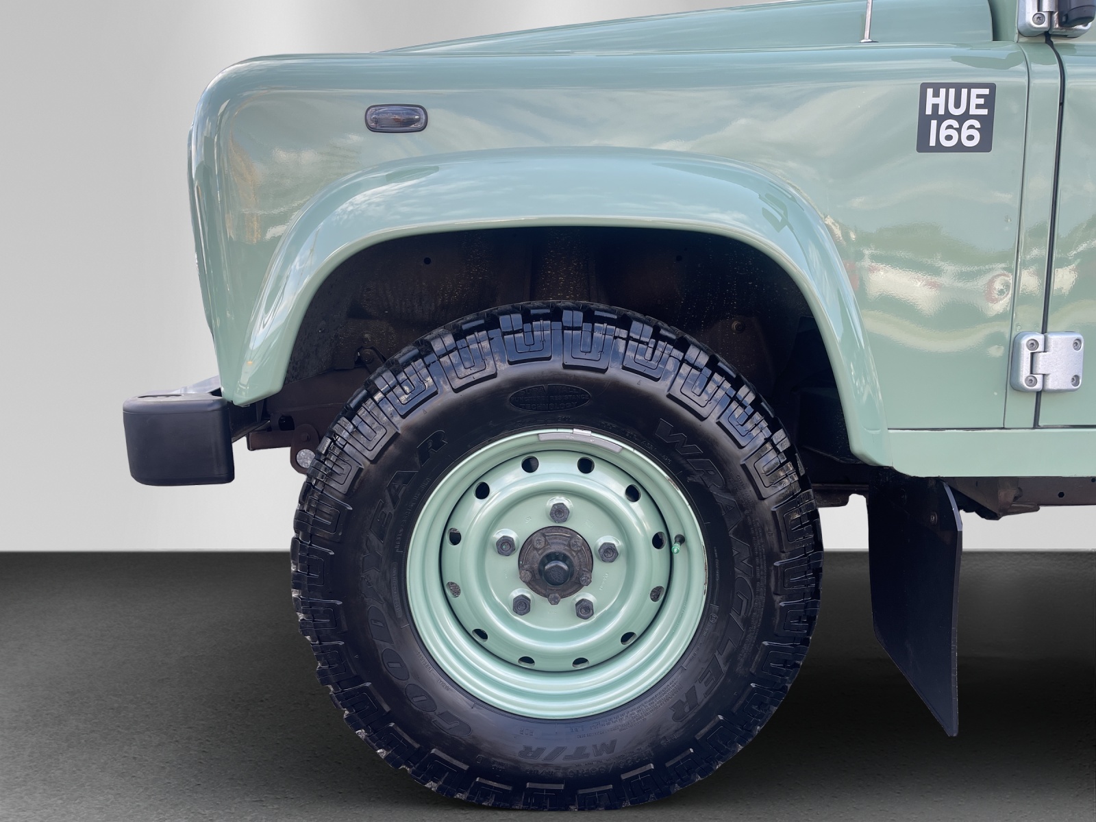 LAND ROVER Defender 90 2.2 TD4 Station Wagon Heritage-image-5