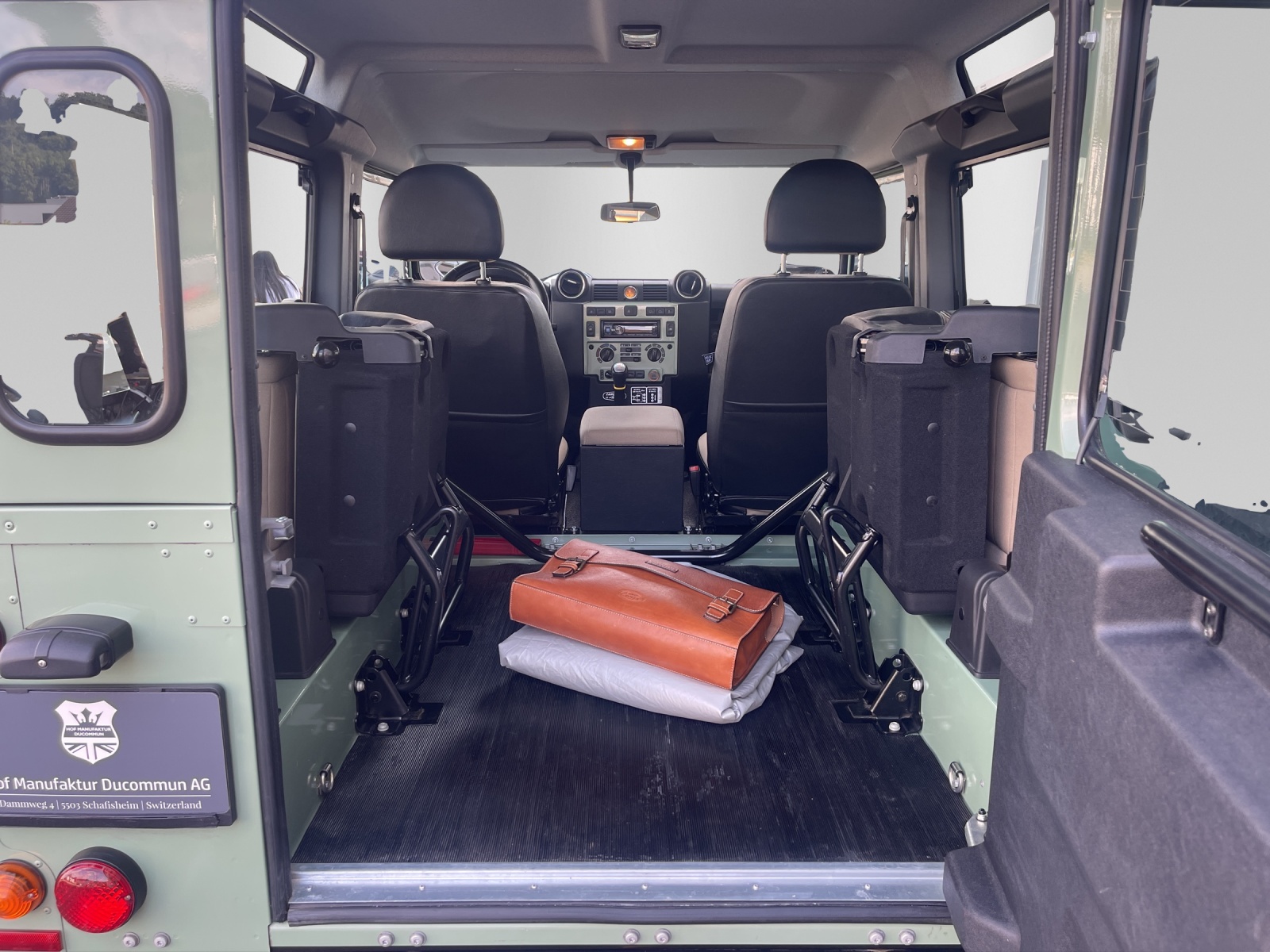 LAND ROVER Defender 90 2.2 TD4 Station Wagon Heritage-image-6