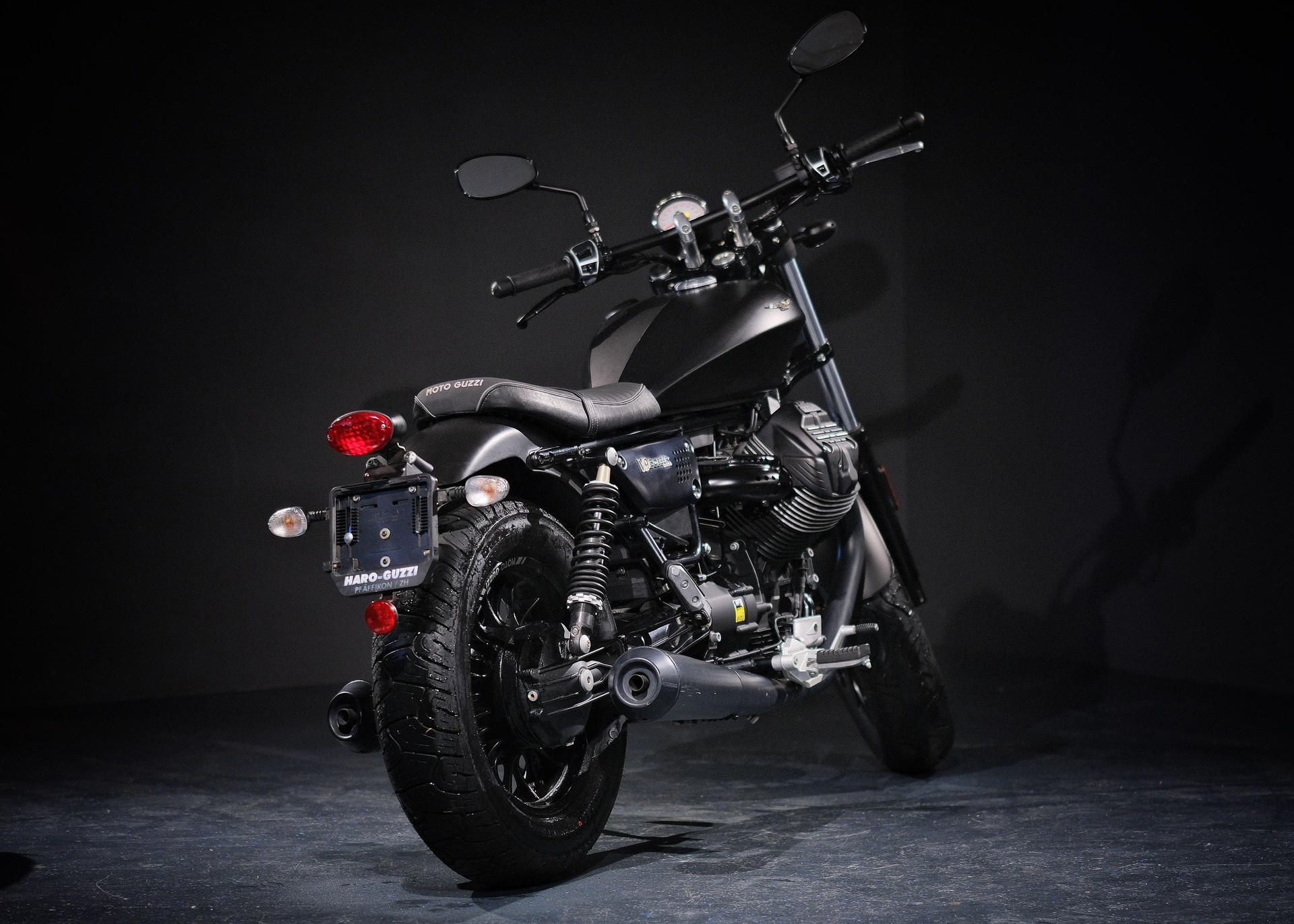 MOTO GUZZI V9 Bobber 850 ABS-image-2