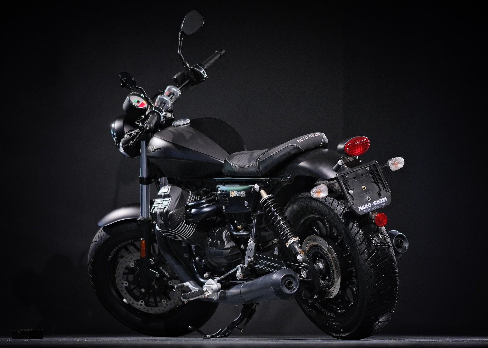 MOTO GUZZI V9 Bobber 850 ABS-image-3