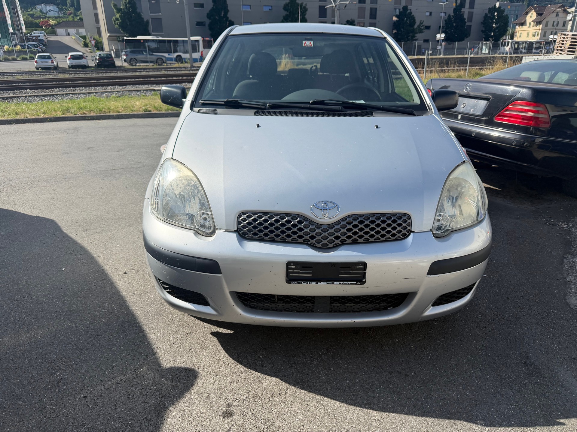 TOYOTA Yaris 1.0 Linea Luna-image-3