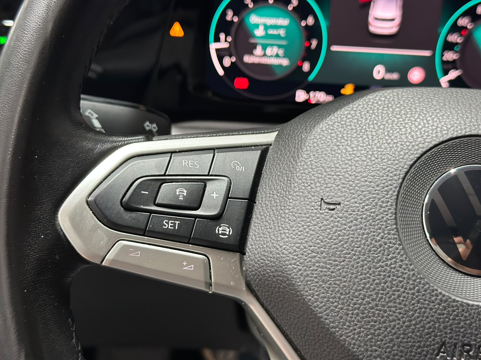 VW Golf 1.5 TSI ACT Life-image-13