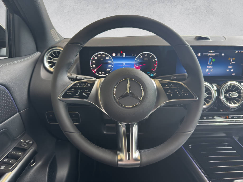 MERCEDES-BENZ GLA 200 Night Star Progressive-image-11