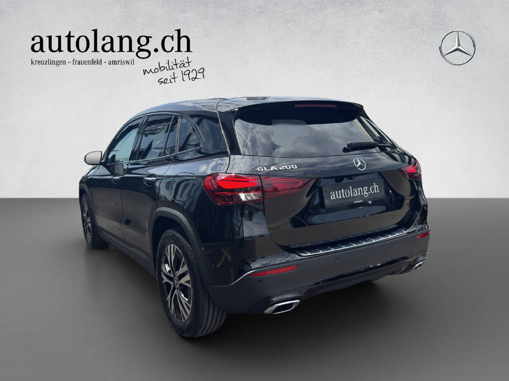 MERCEDES-BENZ GLA 200 Night Star Progressive-showroom-element-2