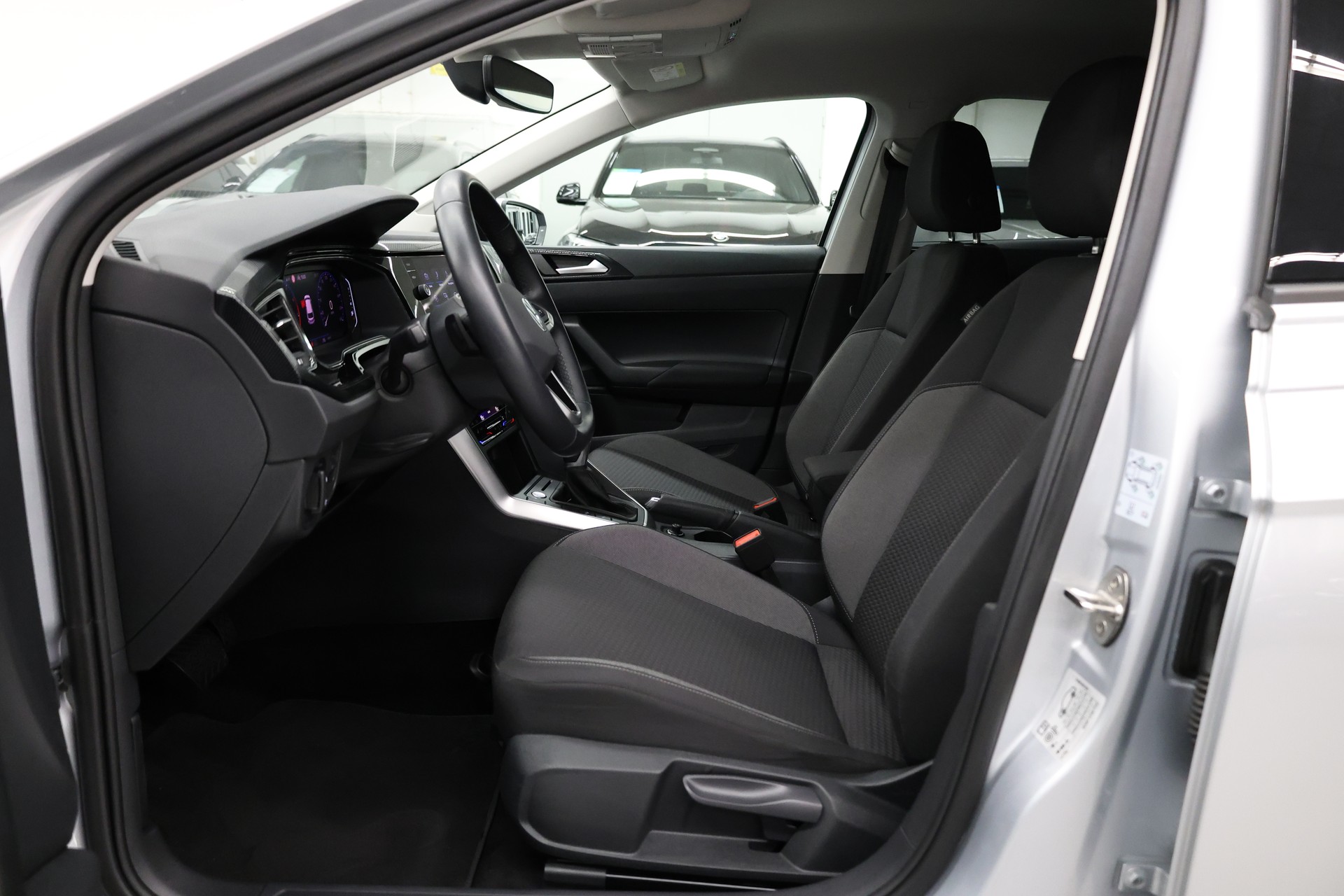 VW Polo 1.0 TSI Life DSG-image-11