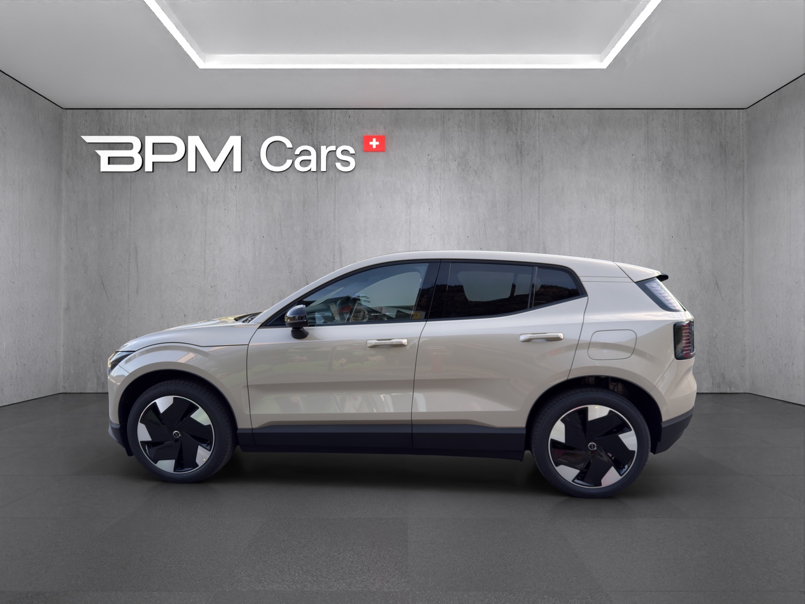 VOLVO EX30 E60 69kWh Single Motor Extended Range Plus-showroom-element-1