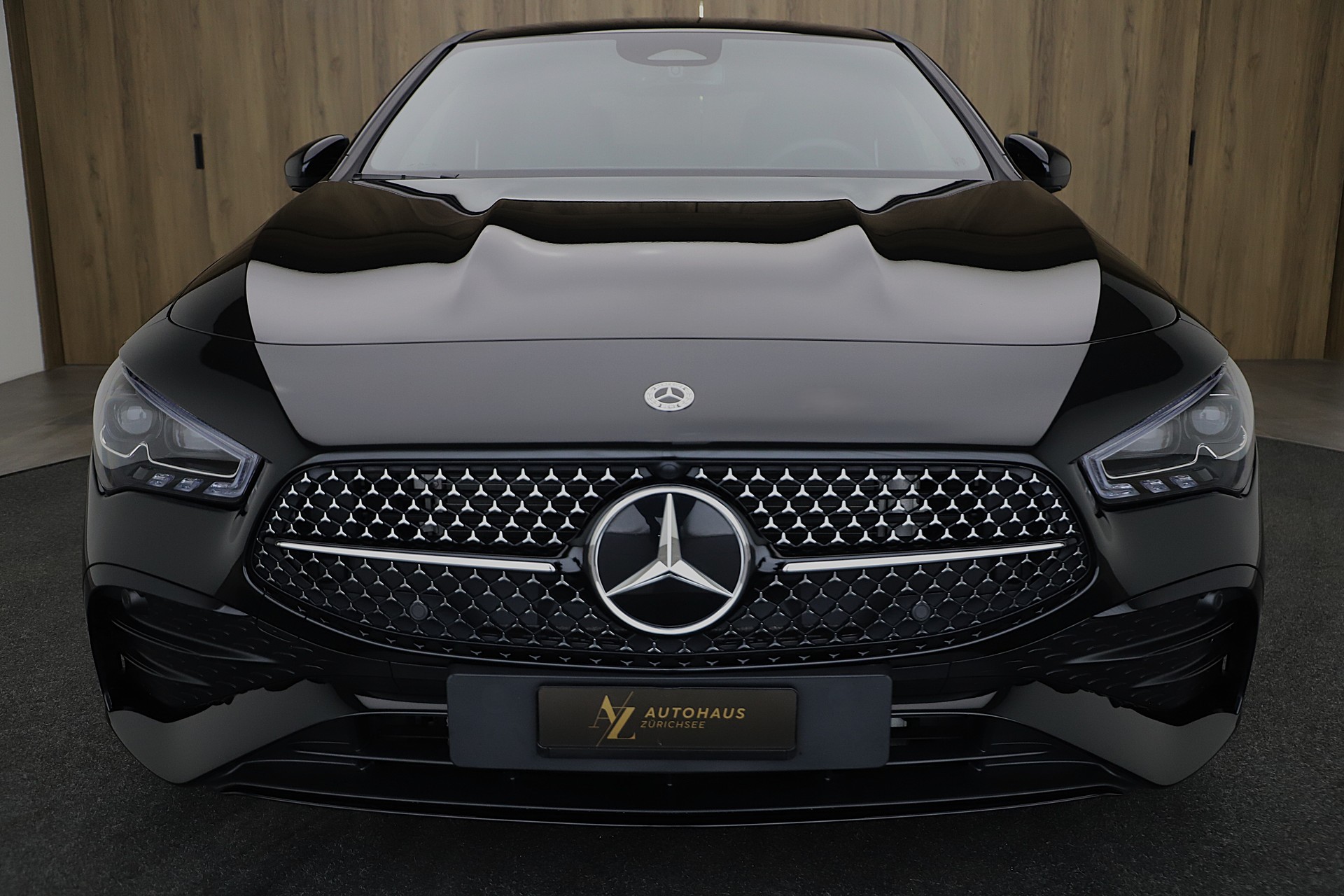 MERCEDES-BENZ CLA 200 7G-DCT AMG Line Night Edition und Advance Plus-image-1