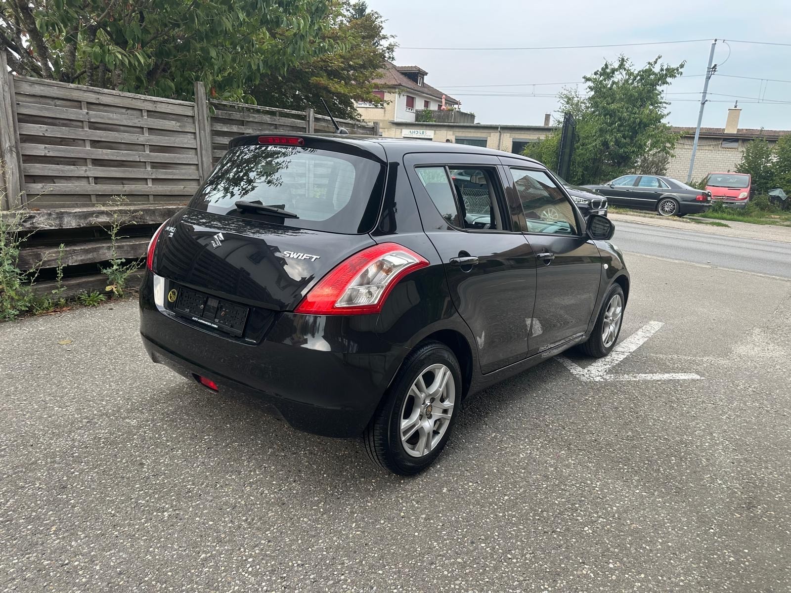 SUZUKI Swift 1.2i 16V GL-showroom-element-3