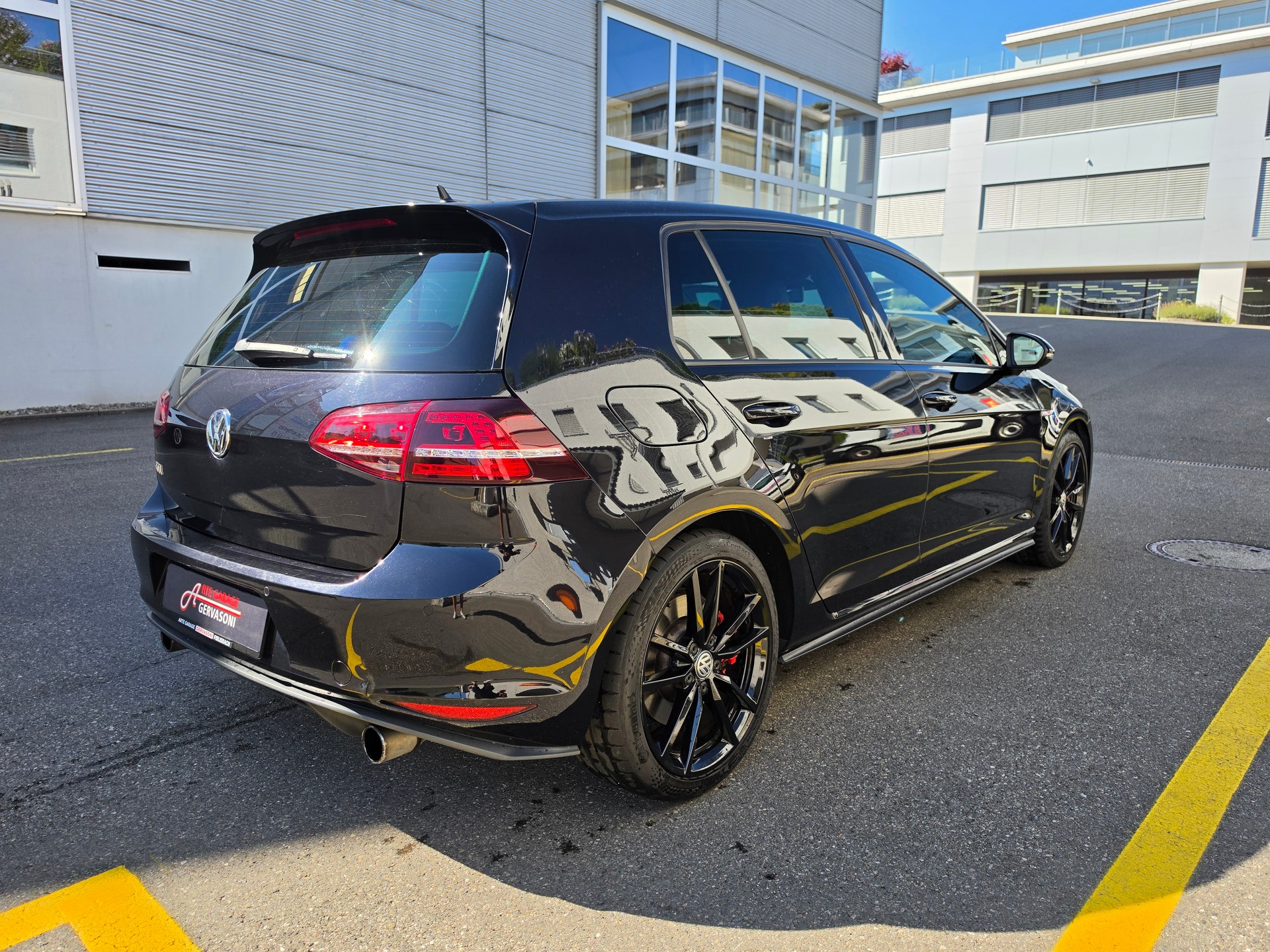 VW Golf 2.0 TSI GTI Performance DSG-image-4