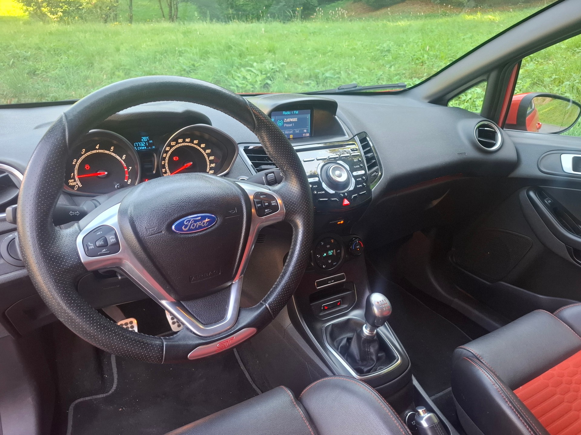 FORD Fiesta 1.6 SCTi ST-2-image-6