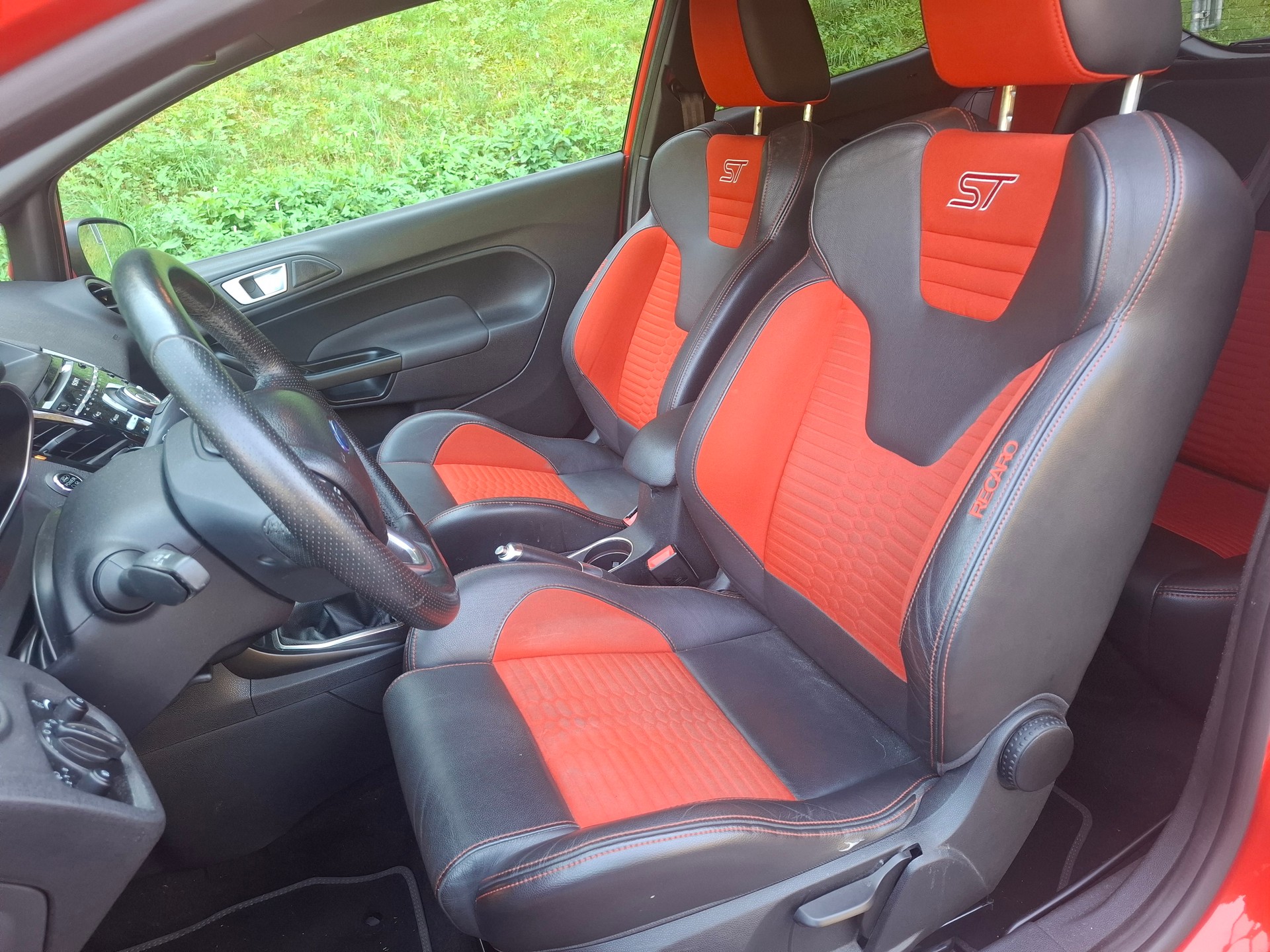 FORD Fiesta 1.6 SCTi ST-2-image-5